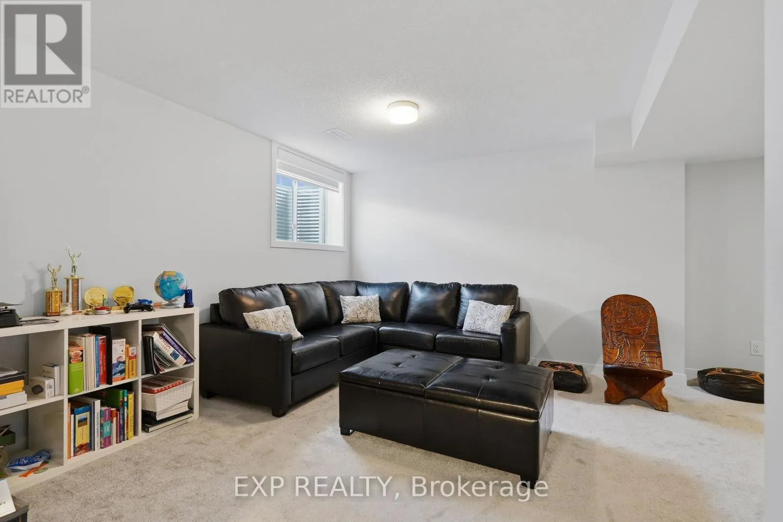 256 BILLRIAN CRESCENT