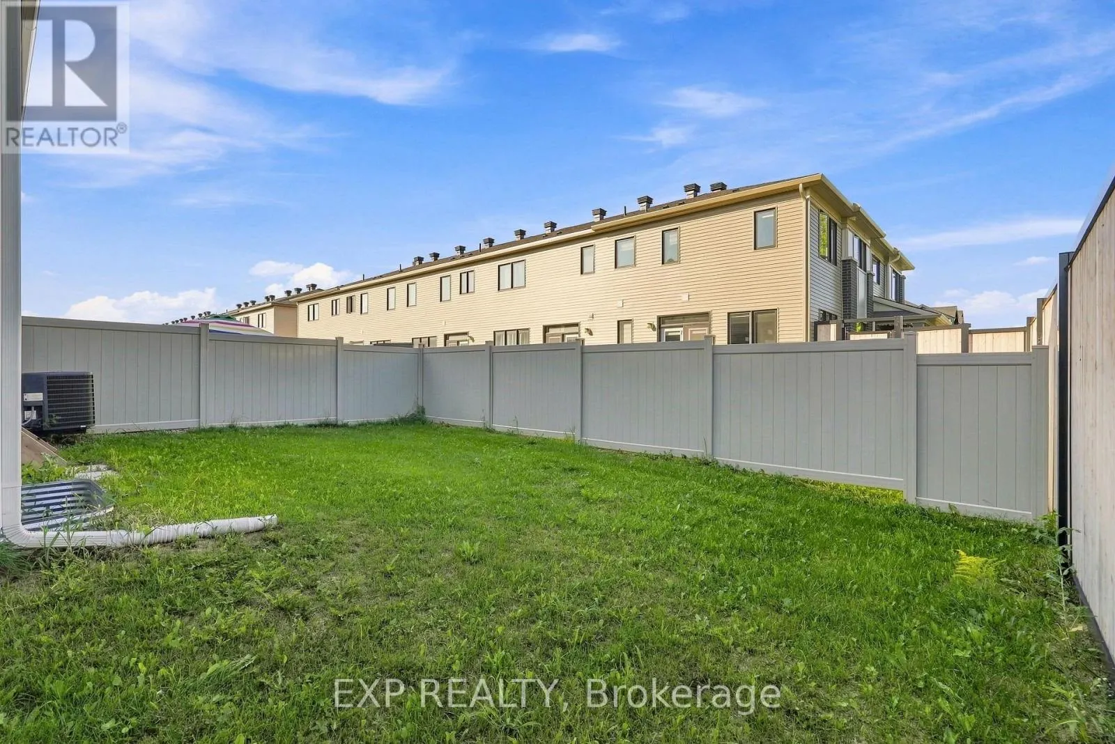 256 BILLRIAN CRESCENT