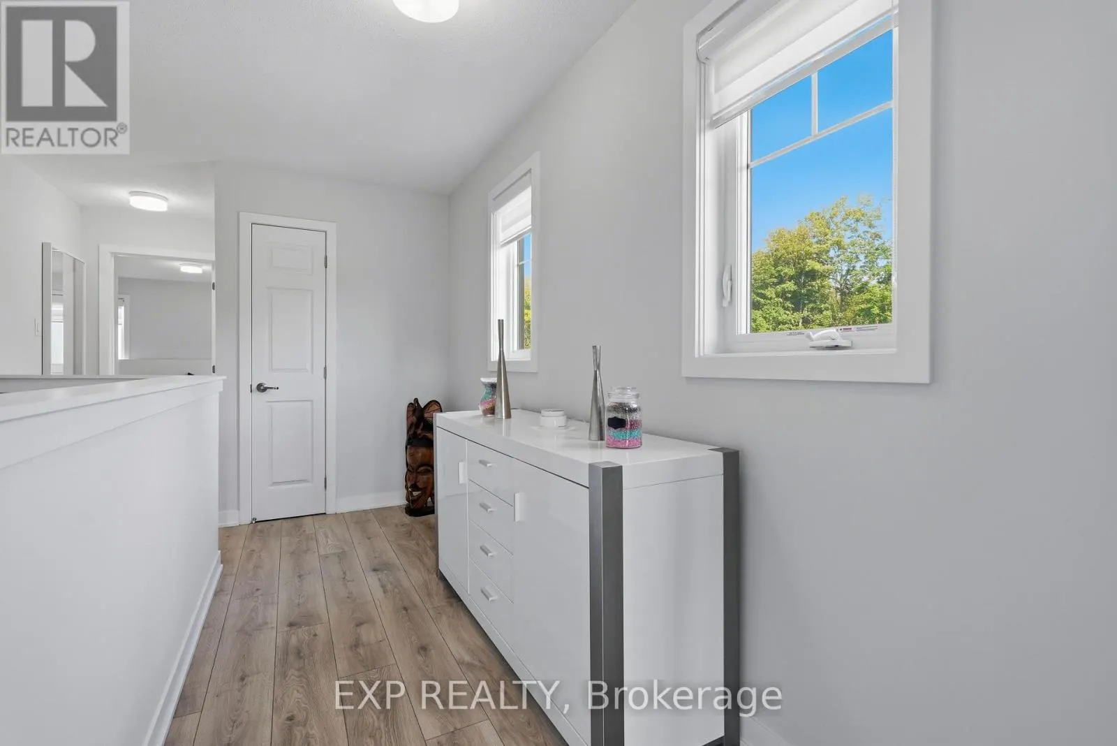 256 BILLRIAN CRESCENT