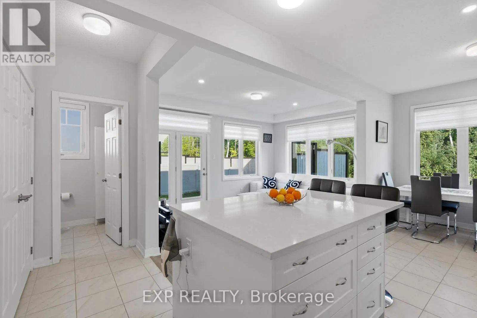 256 BILLRIAN CRESCENT