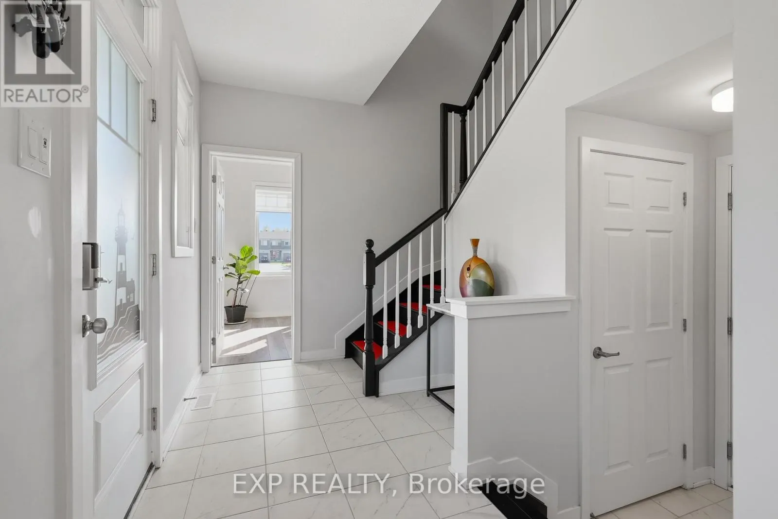 256 BILLRIAN CRESCENT