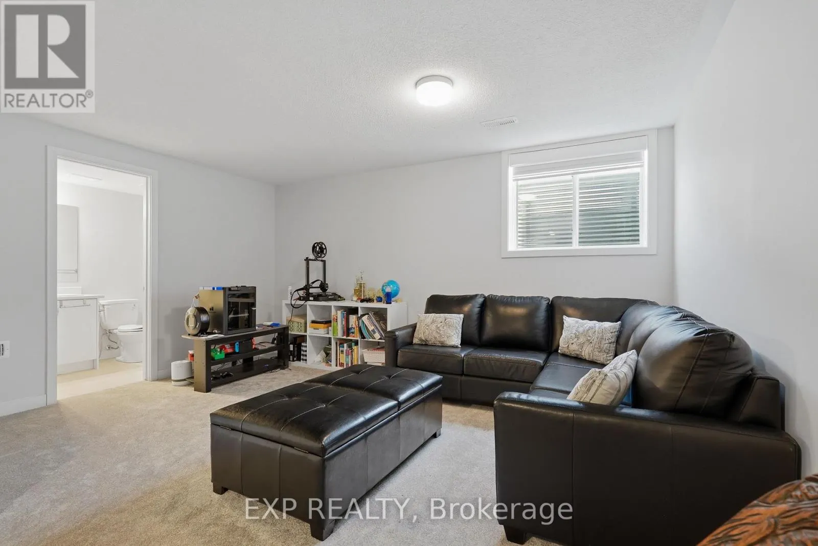 256 BILLRIAN CRESCENT