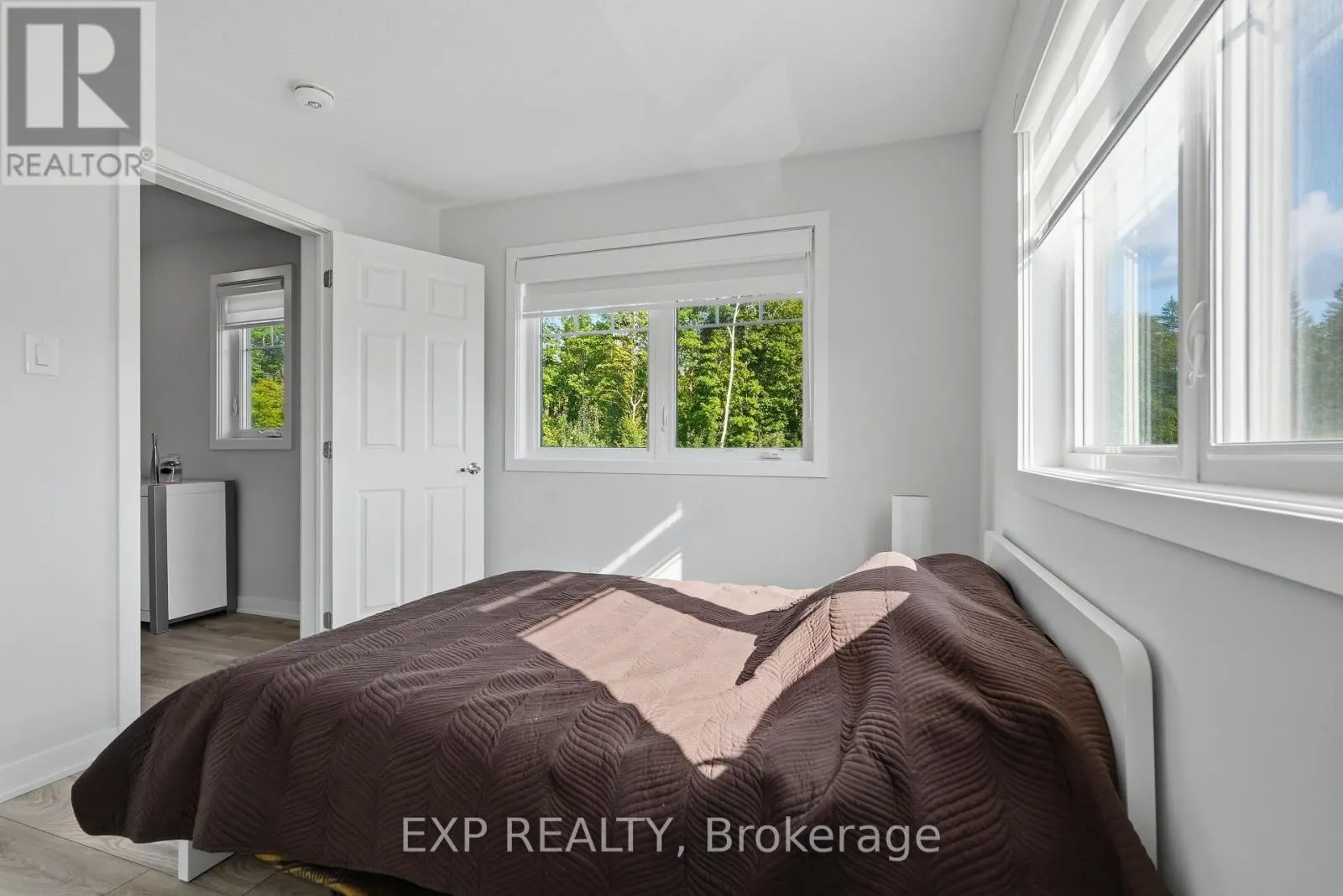 256 BILLRIAN CRESCENT