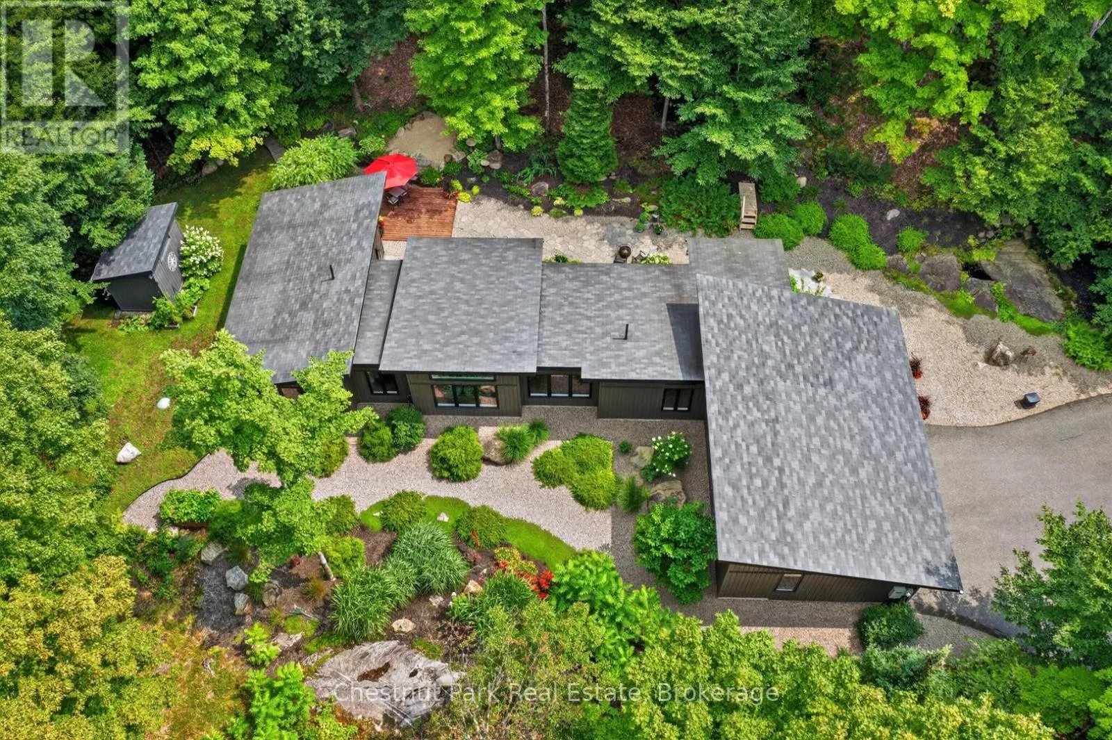 115 LINDGREN ROAD E