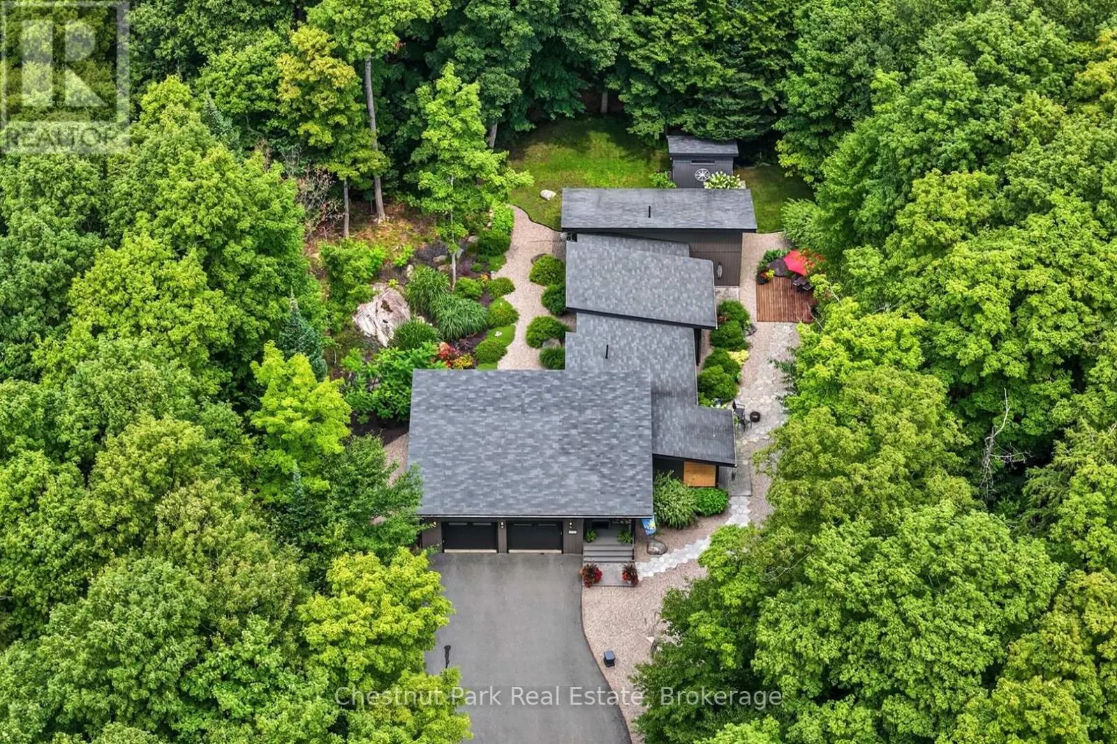 115 LINDGREN ROAD E