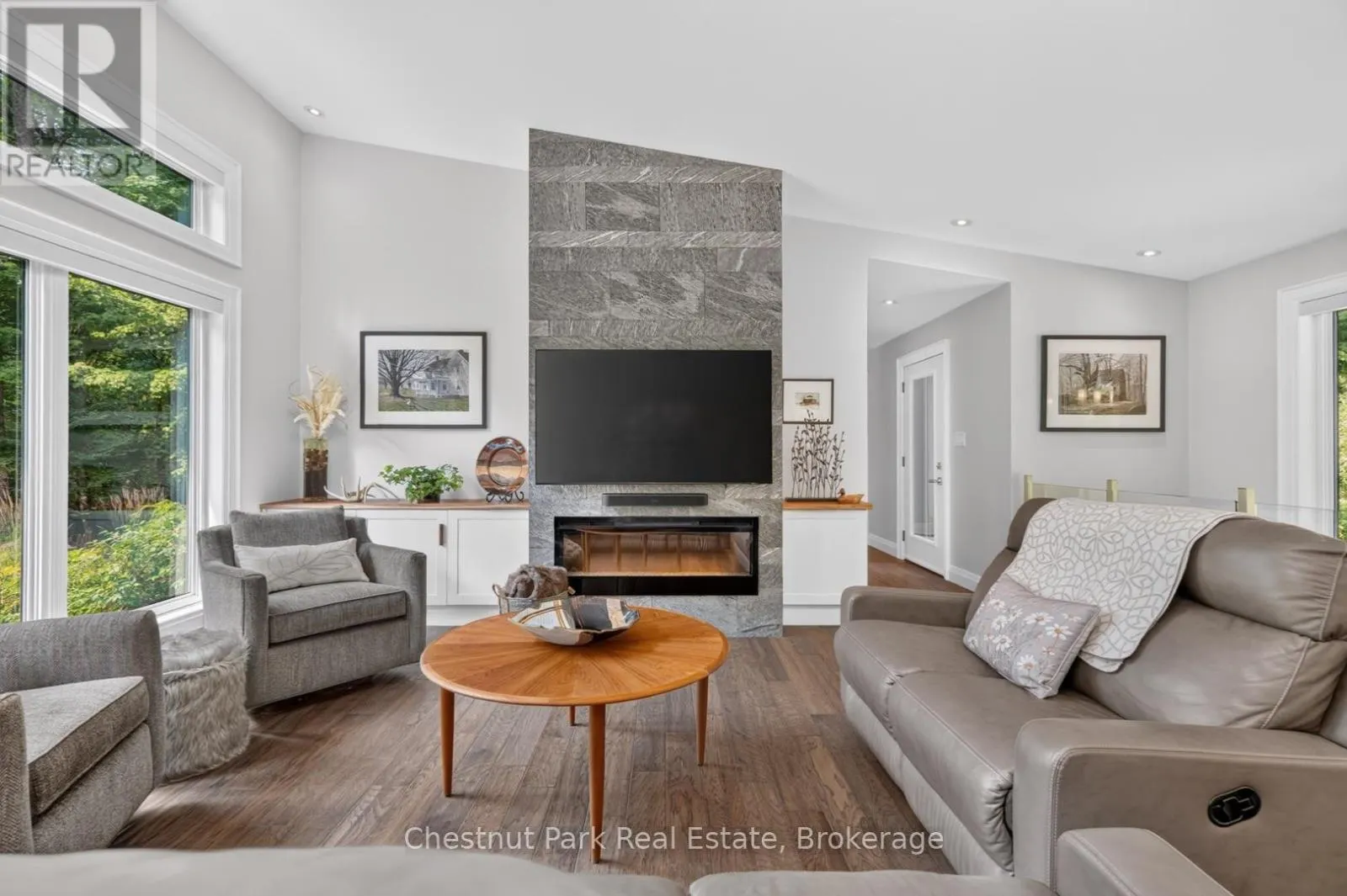 115 LINDGREN ROAD E