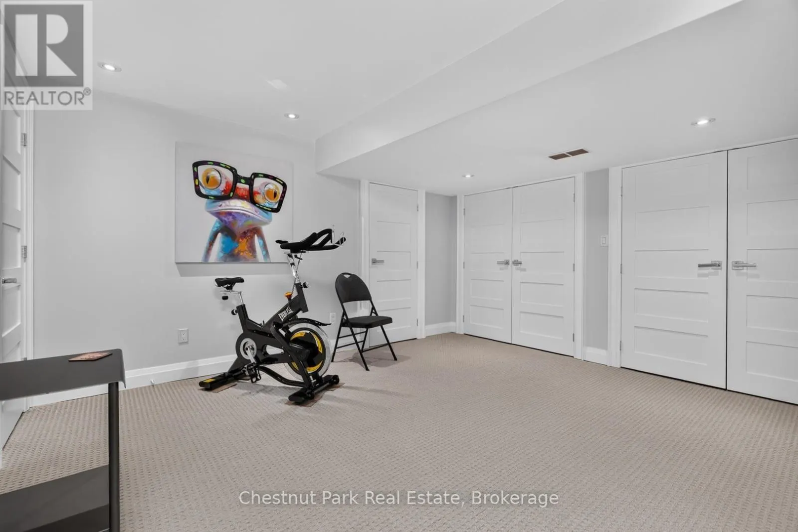 115 LINDGREN ROAD E