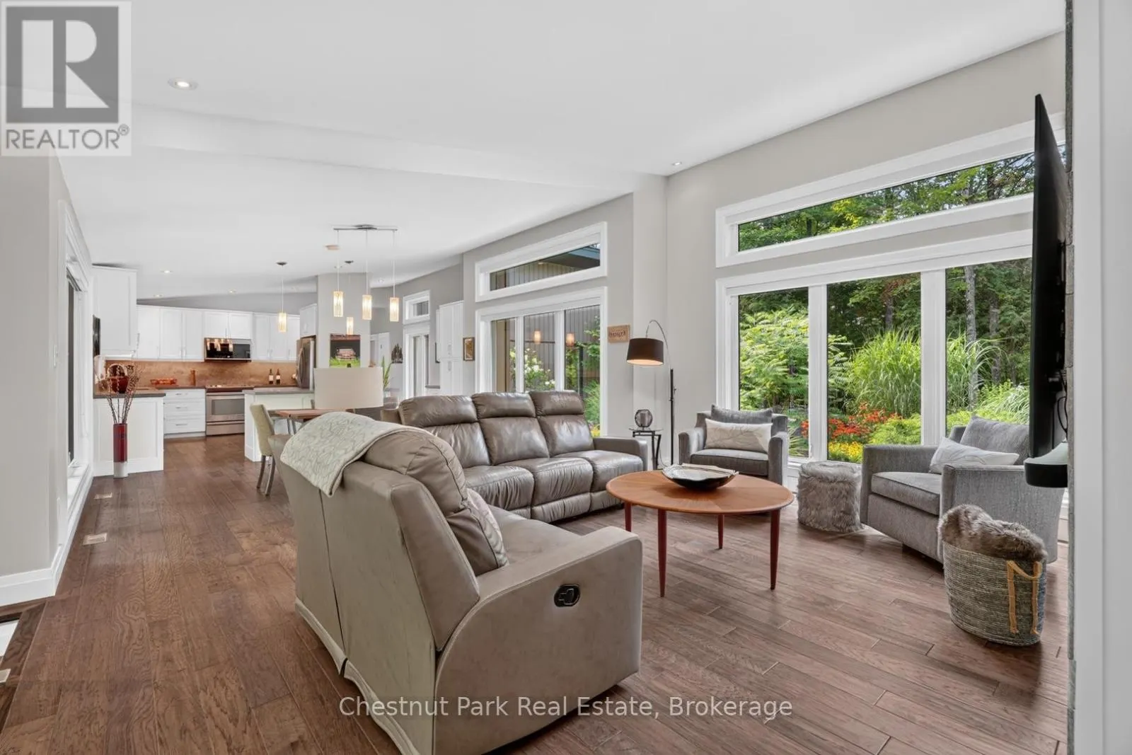 115 LINDGREN ROAD E