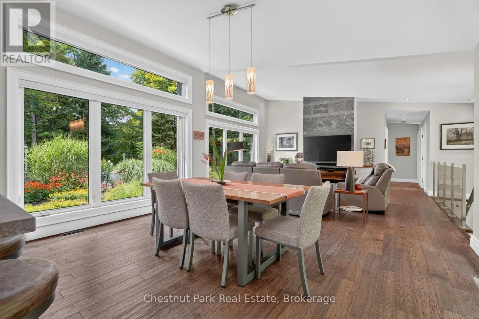 115 LINDGREN ROAD E