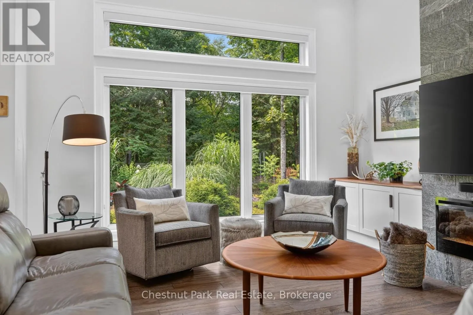 115 LINDGREN ROAD E