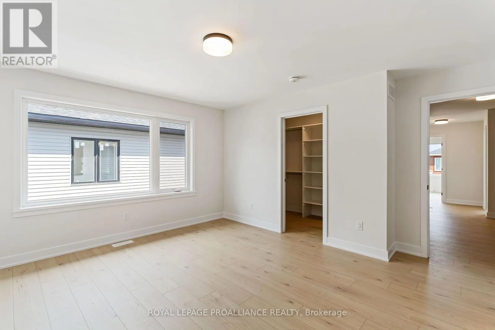 1169 MOORE STREET