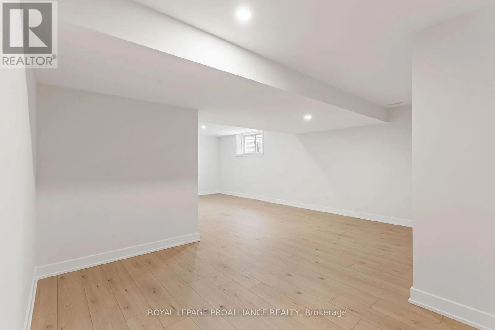 1169 MOORE STREET