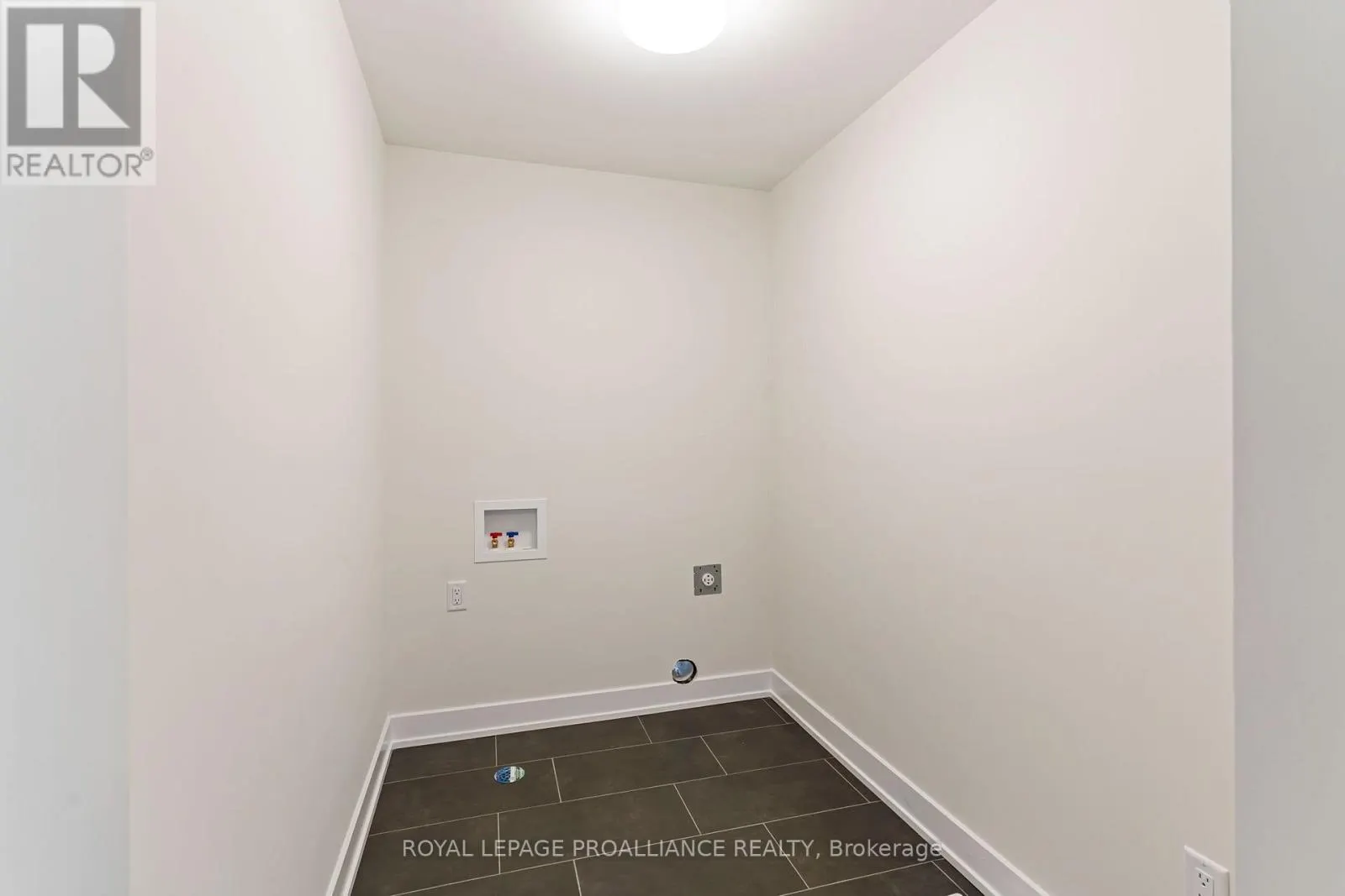 1169 MOORE STREET