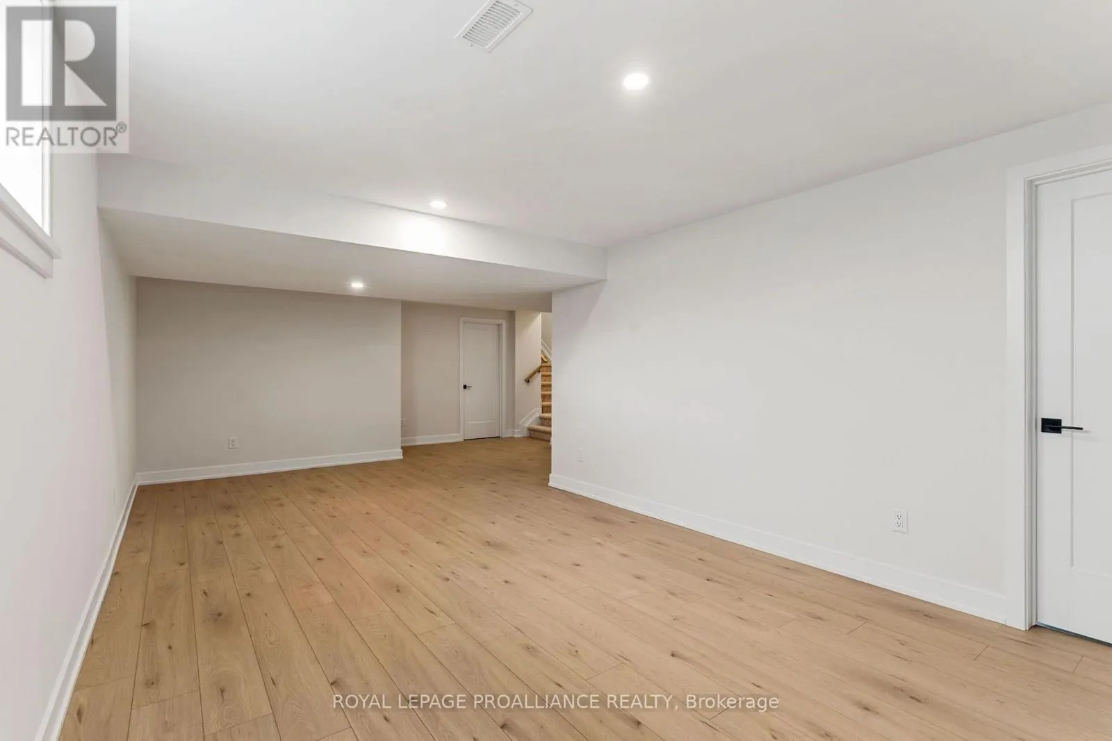 1169 MOORE STREET