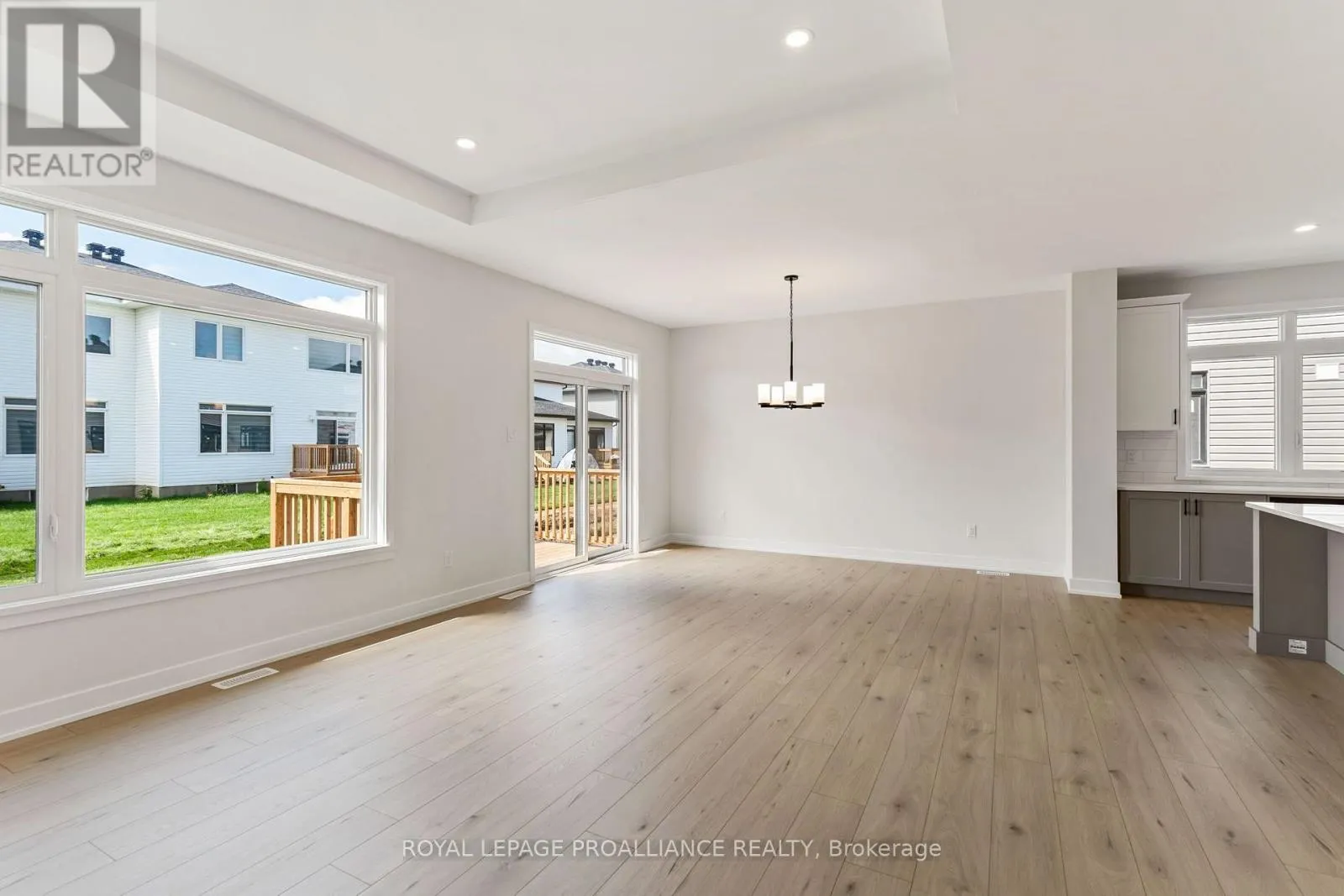 1169 MOORE STREET