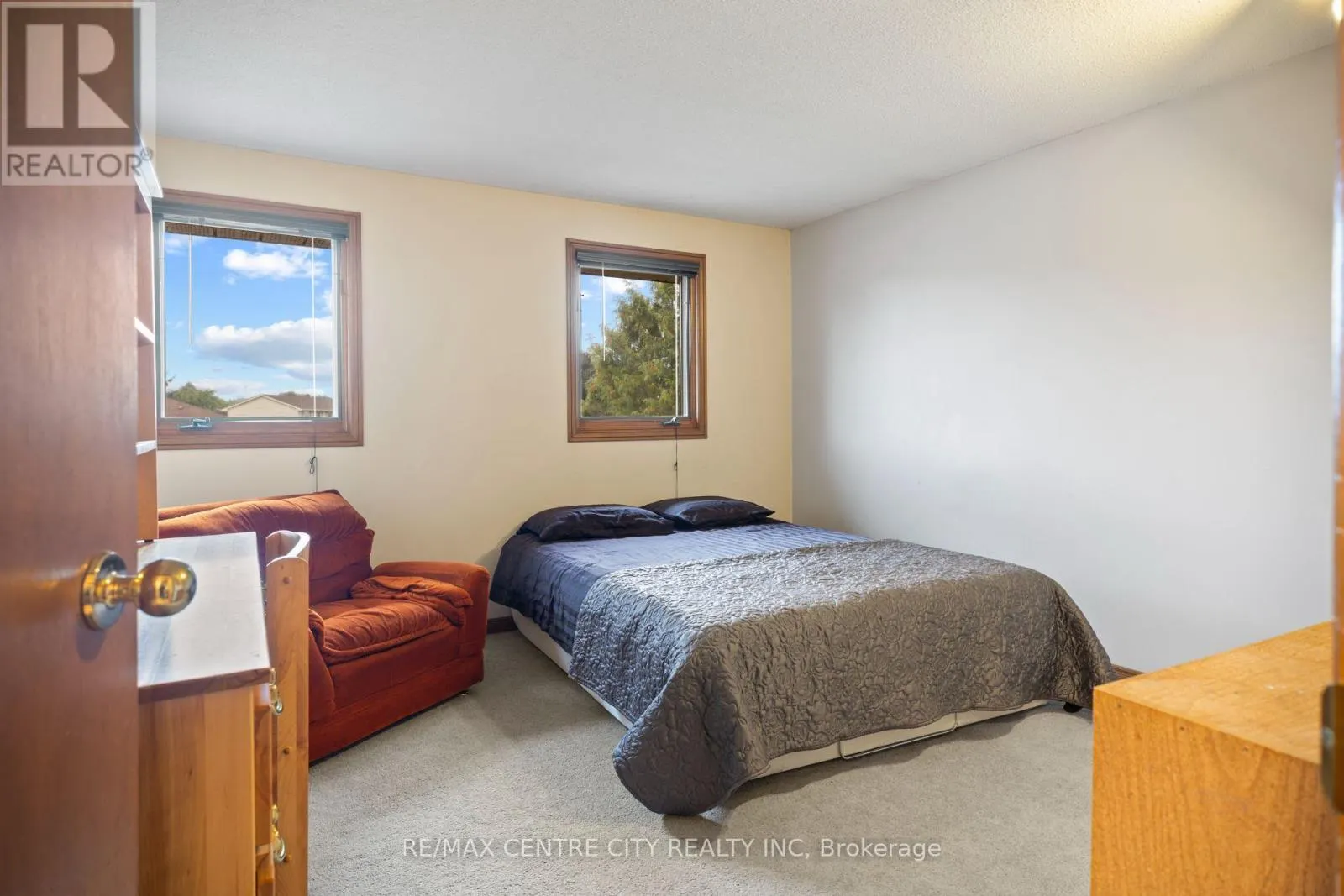 334 CANTERBURY PLACE