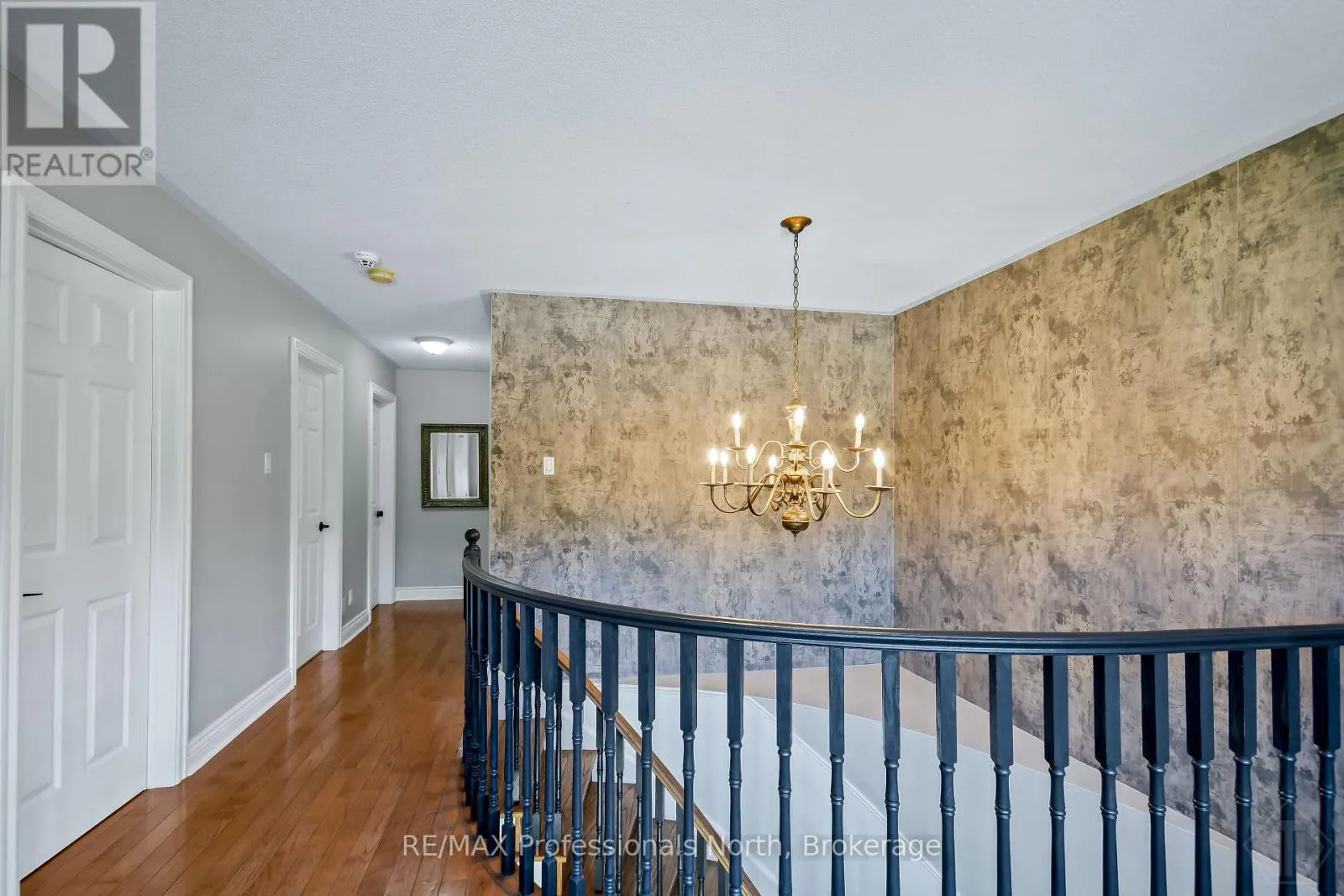 9 MELANE COURT