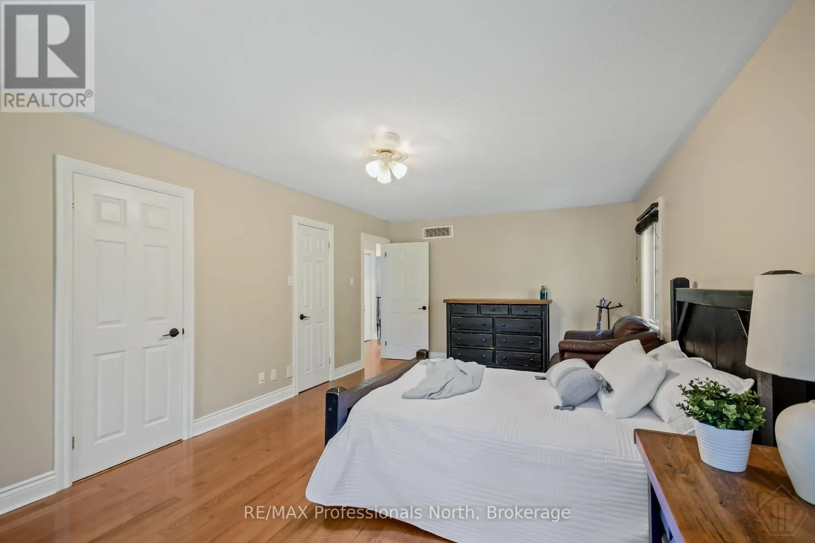 9 MELANE COURT