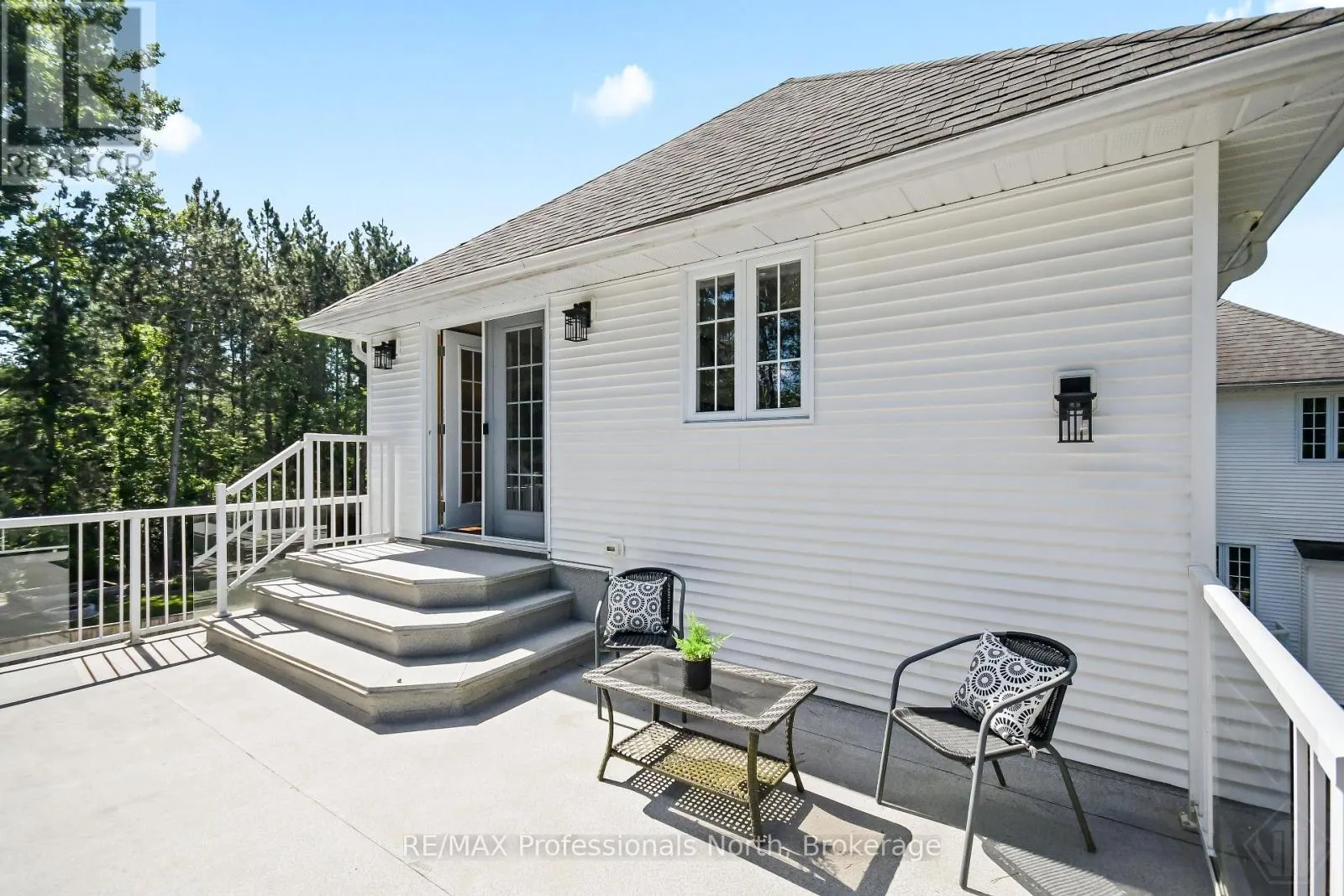 9 MELANE COURT