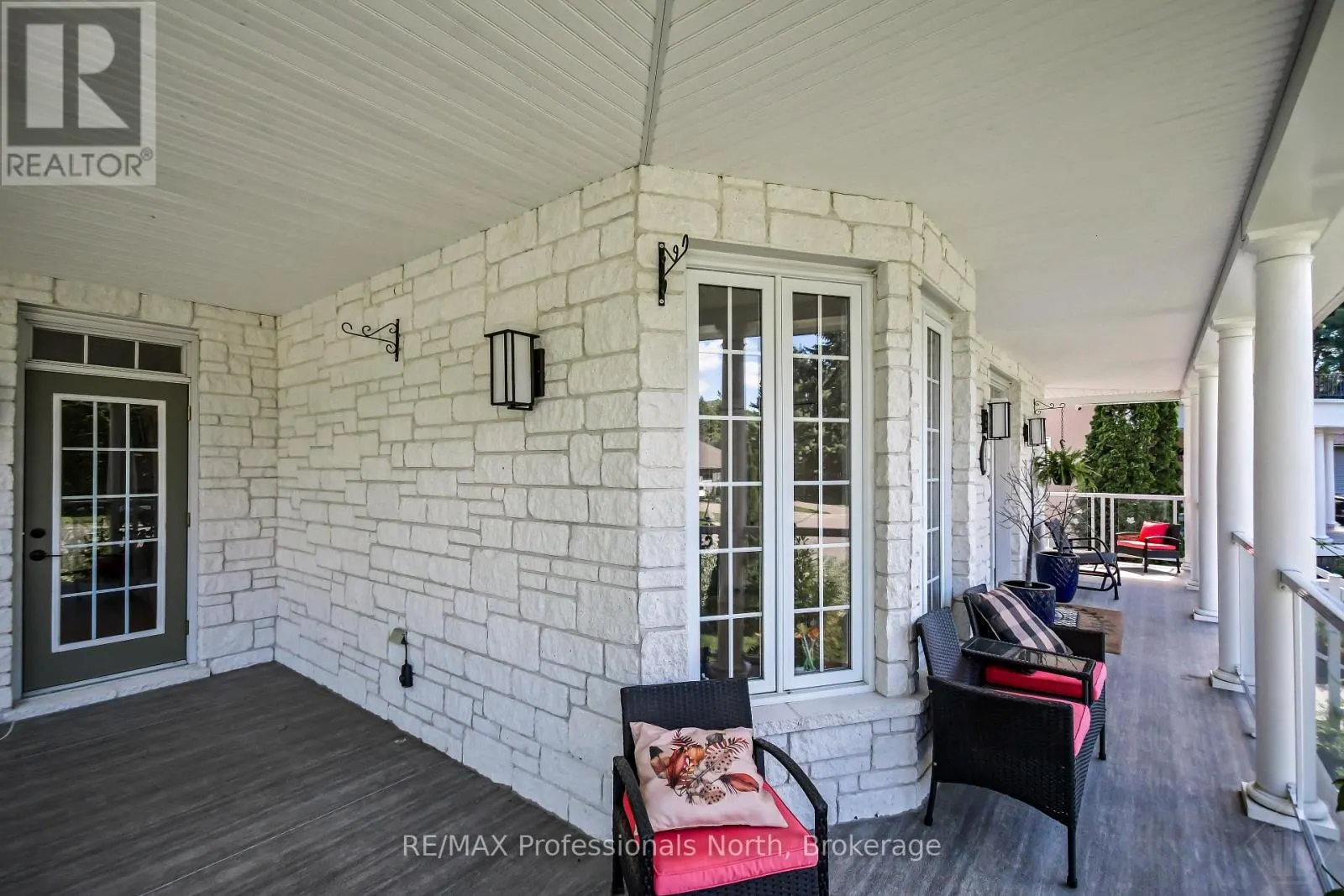 9 MELANE COURT