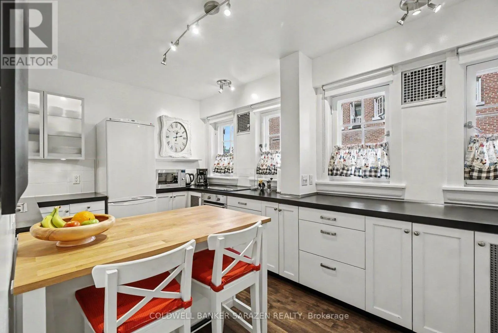 1D - 260 METCALFE STREET