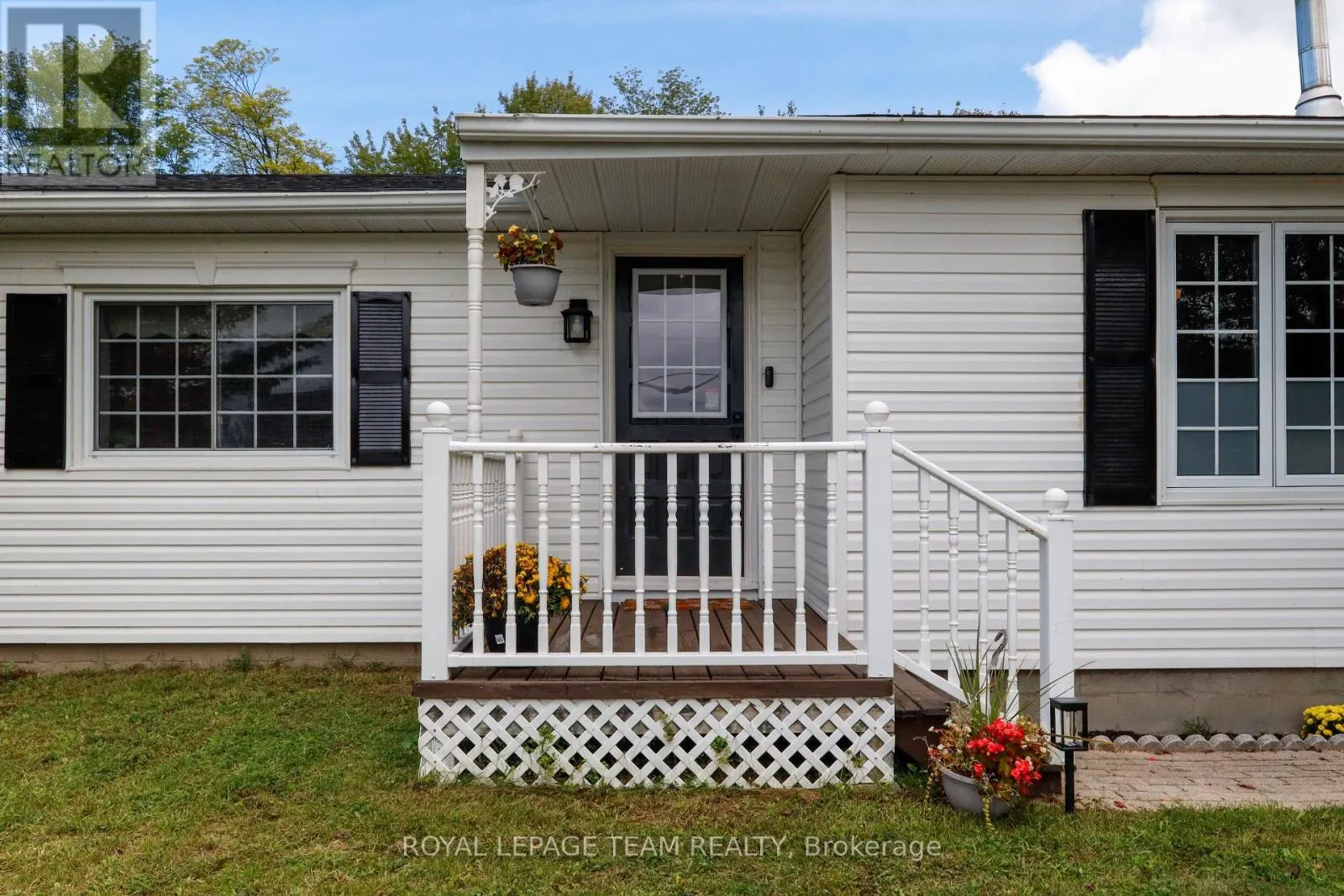 5765 RIDEAU RIVER RD ROAD