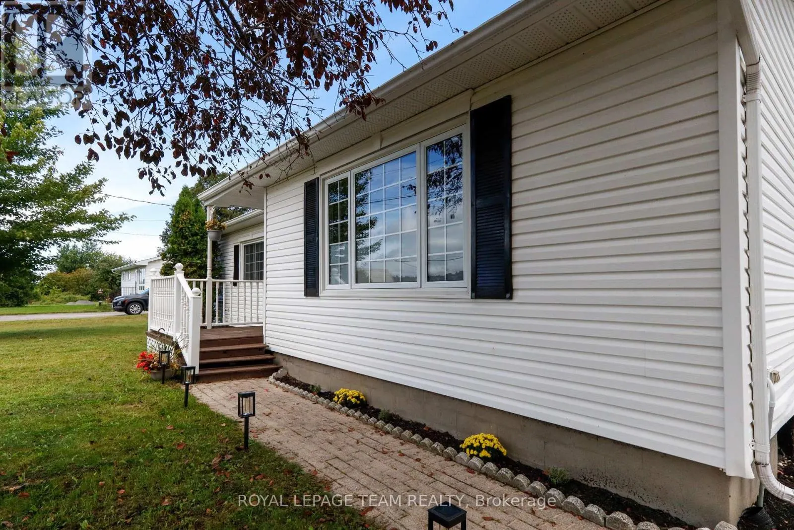 5765 RIDEAU RIVER RD ROAD
