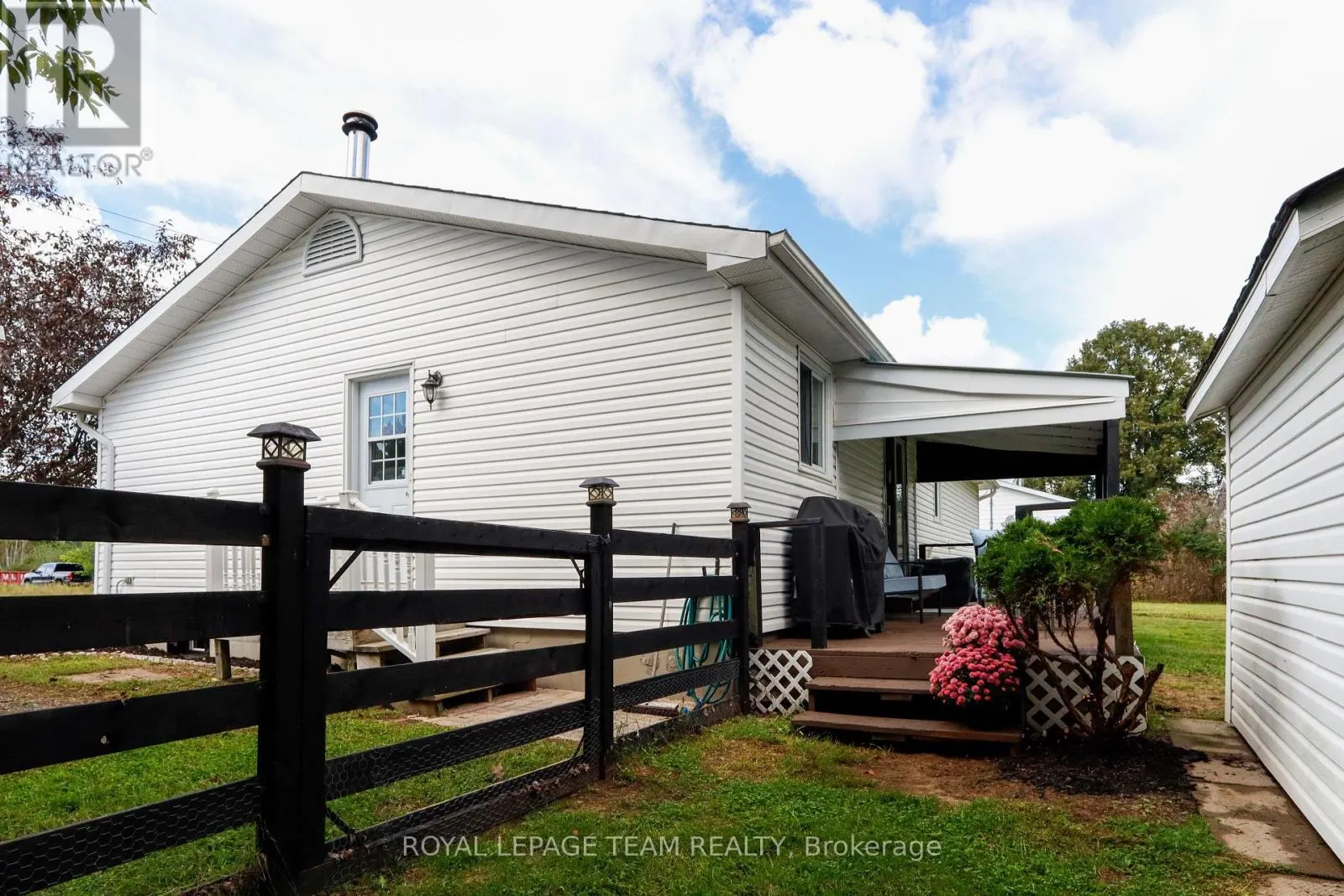 5765 RIDEAU RIVER RD ROAD