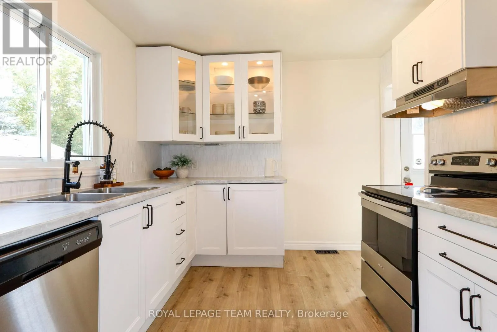 5765 RIDEAU RIVER RD ROAD