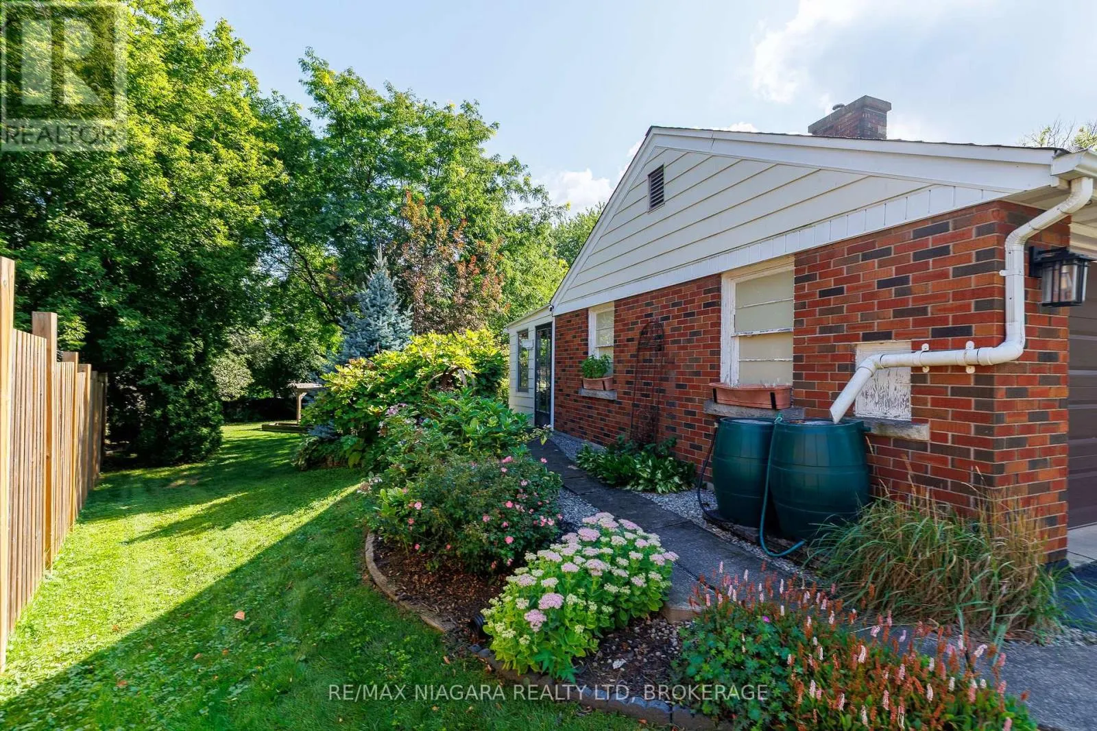 6329 GOODSIR CRESCENT