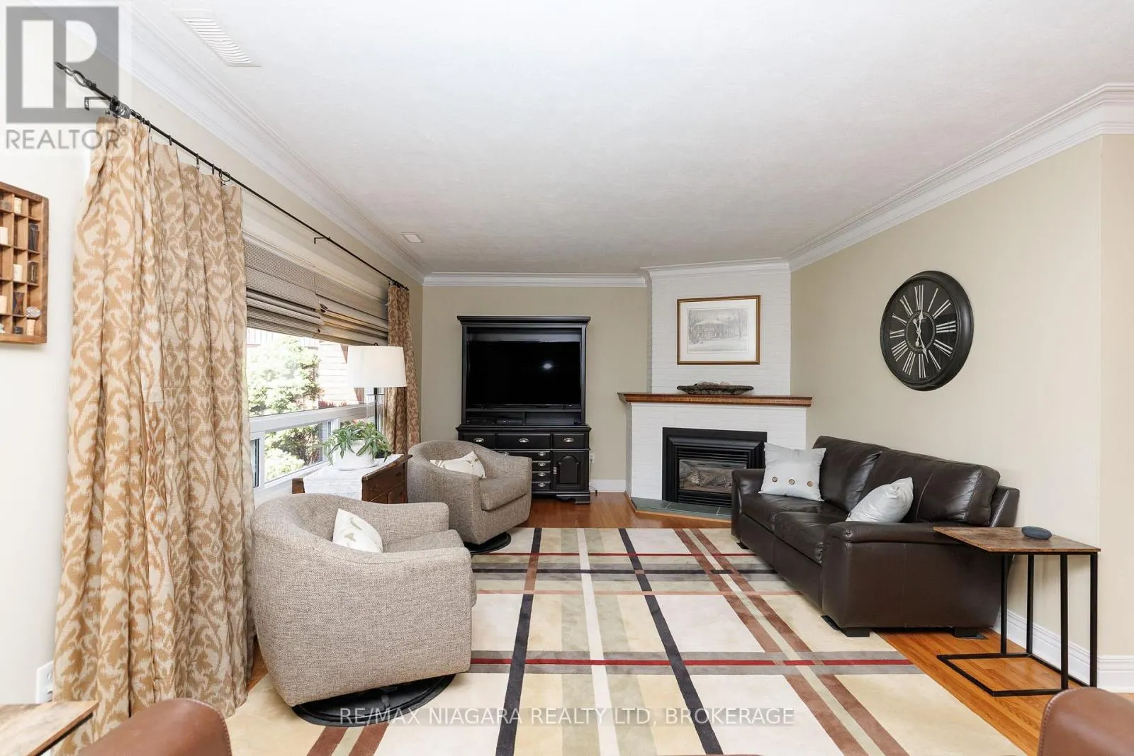 6329 GOODSIR CRESCENT