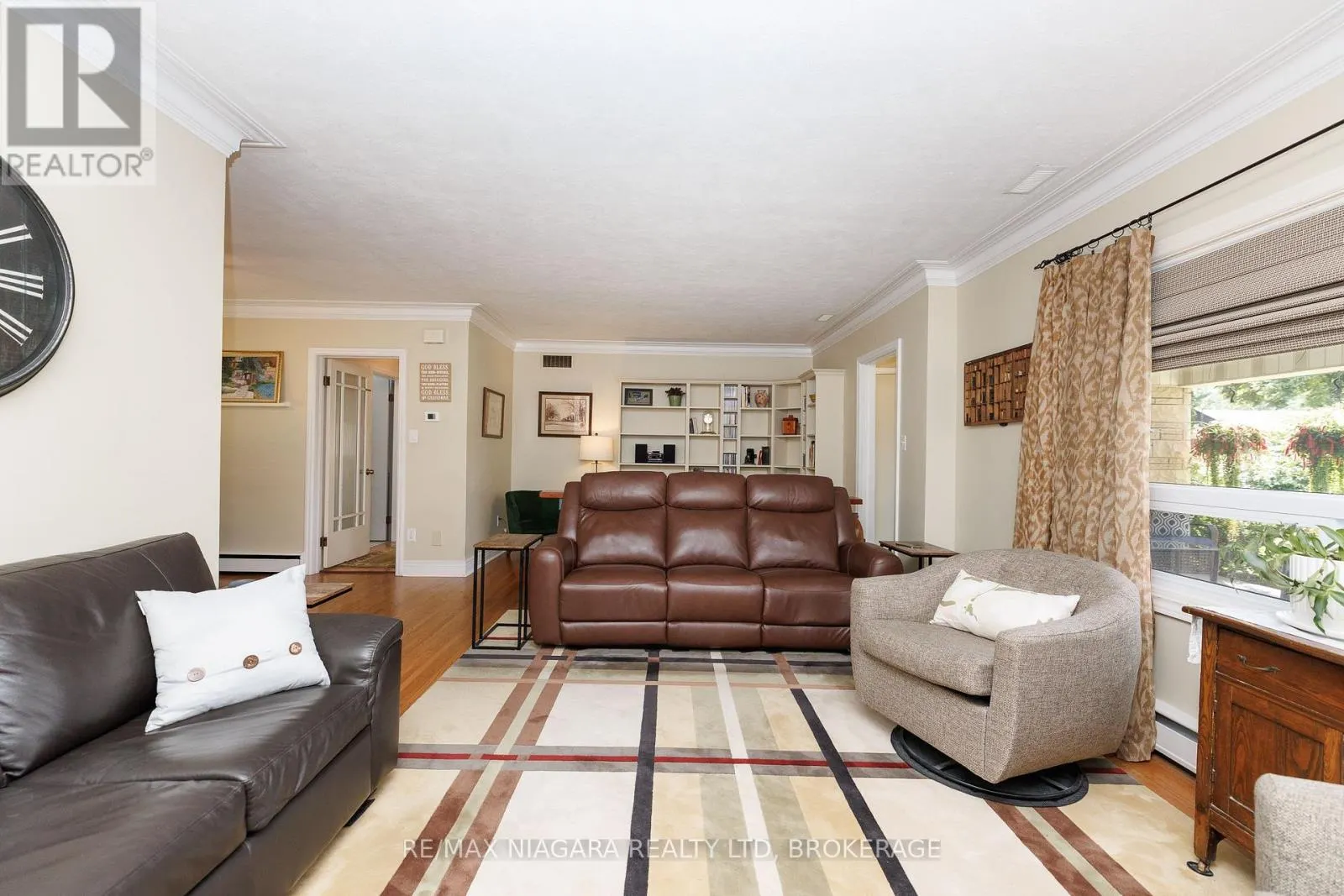 6329 GOODSIR CRESCENT