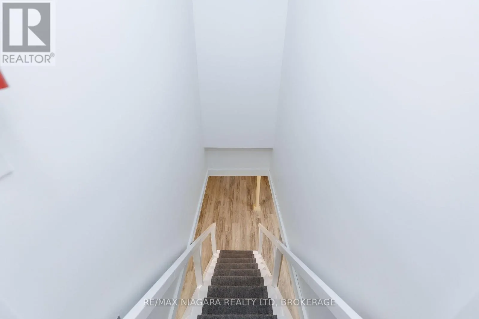 6329 GOODSIR CRESCENT