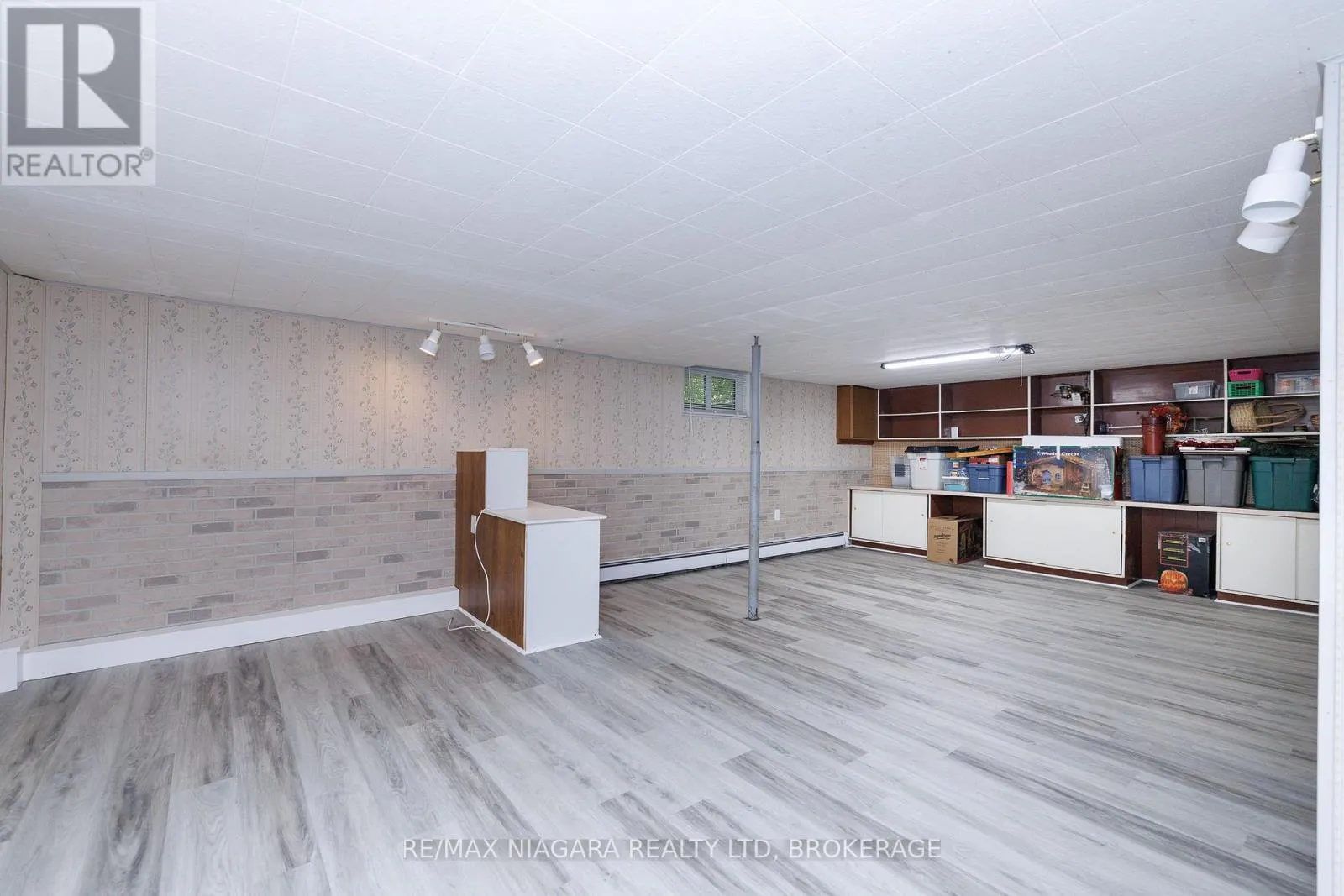 6329 GOODSIR CRESCENT
