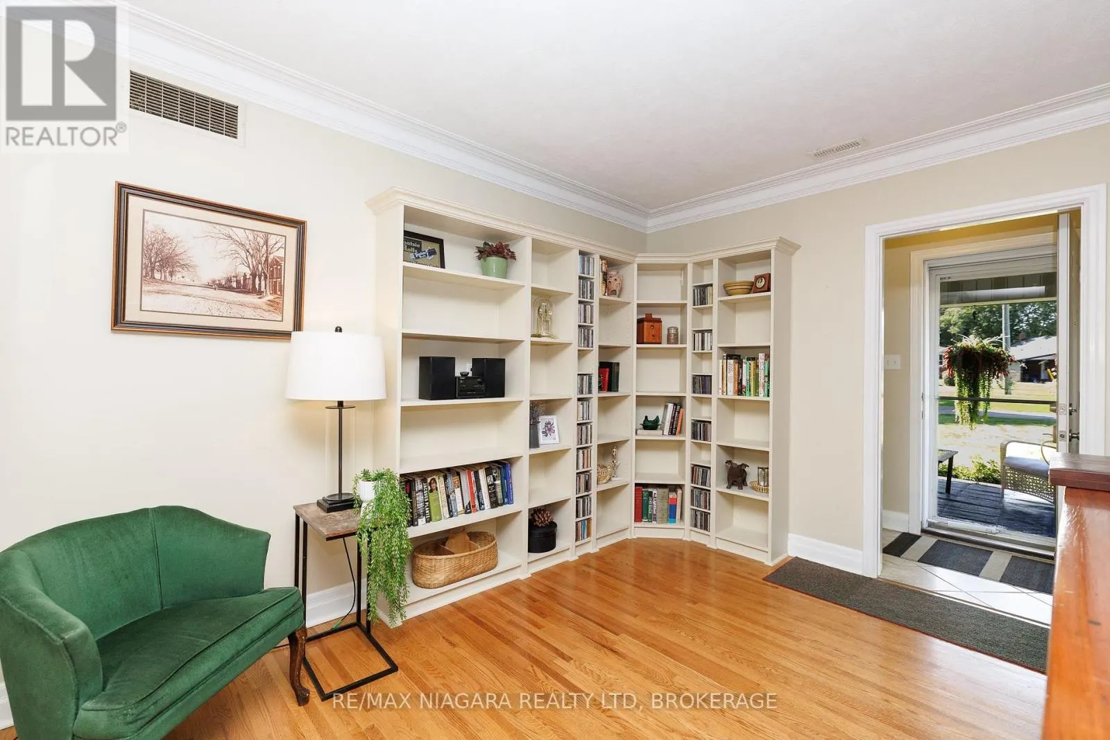 6329 GOODSIR CRESCENT