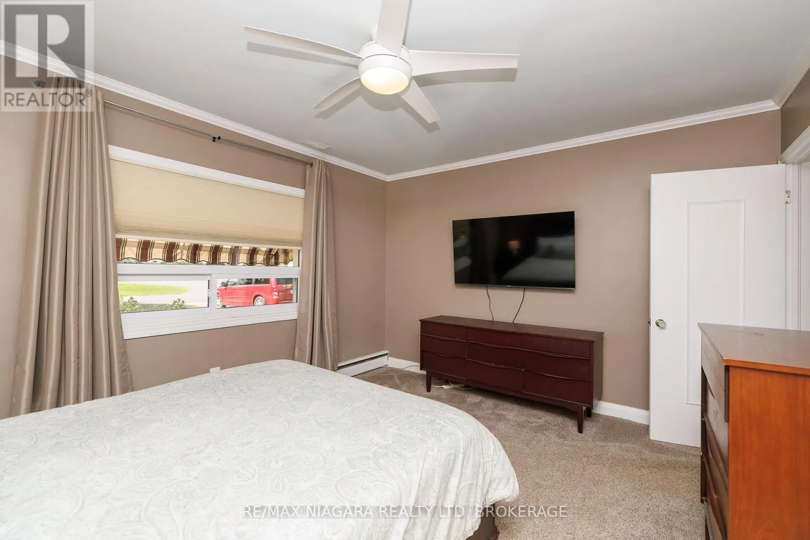 6329 GOODSIR CRESCENT