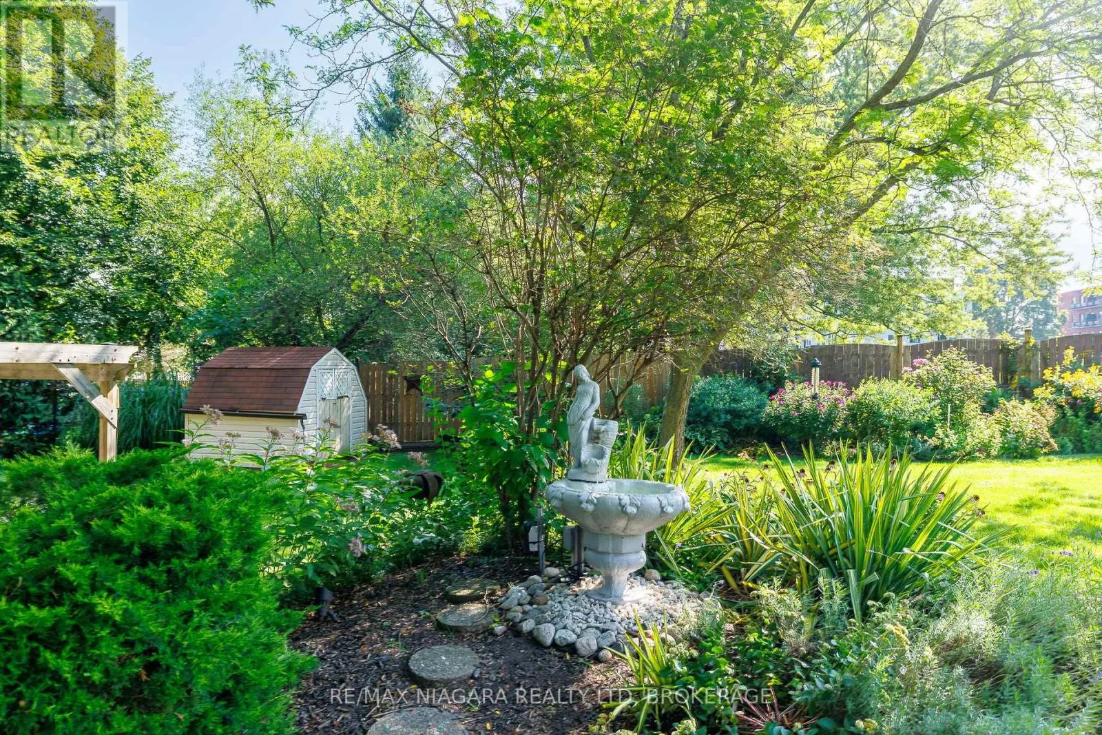 6329 GOODSIR CRESCENT