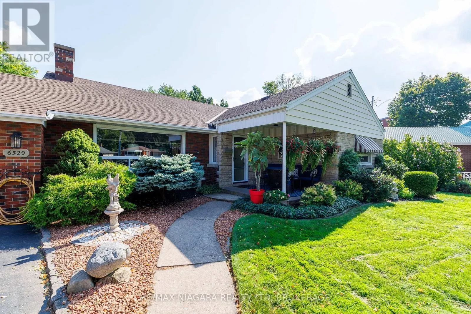 6329 GOODSIR CRESCENT
