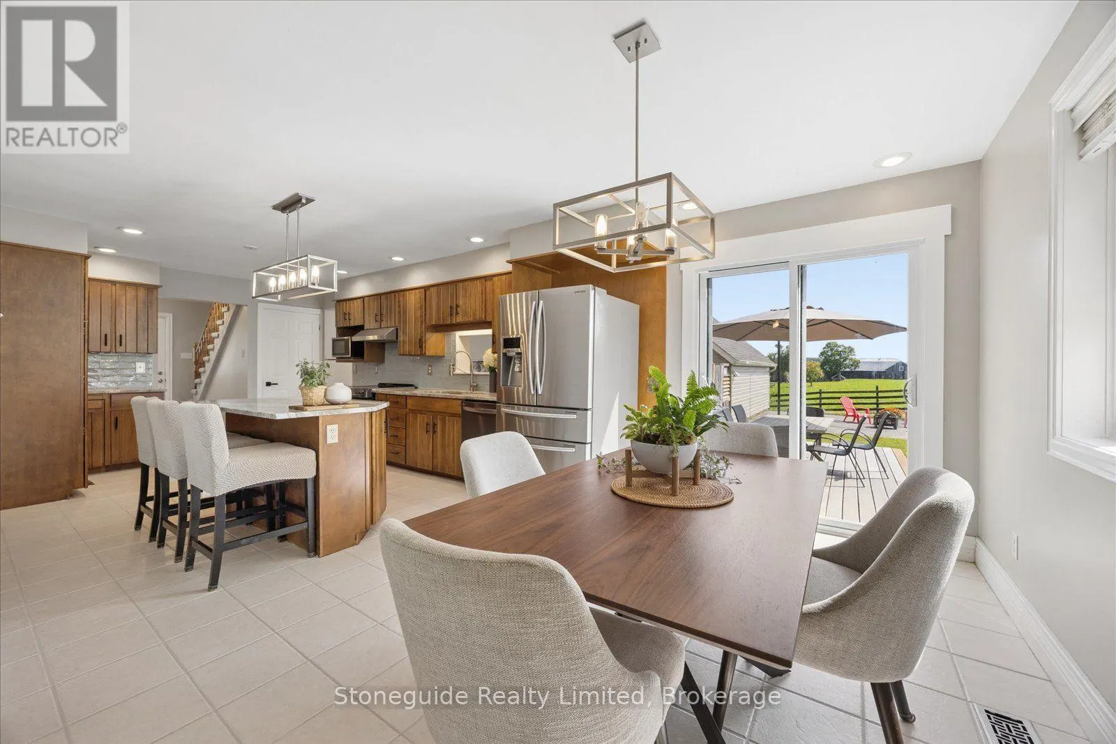 1611 PARKHILL ROAD W
