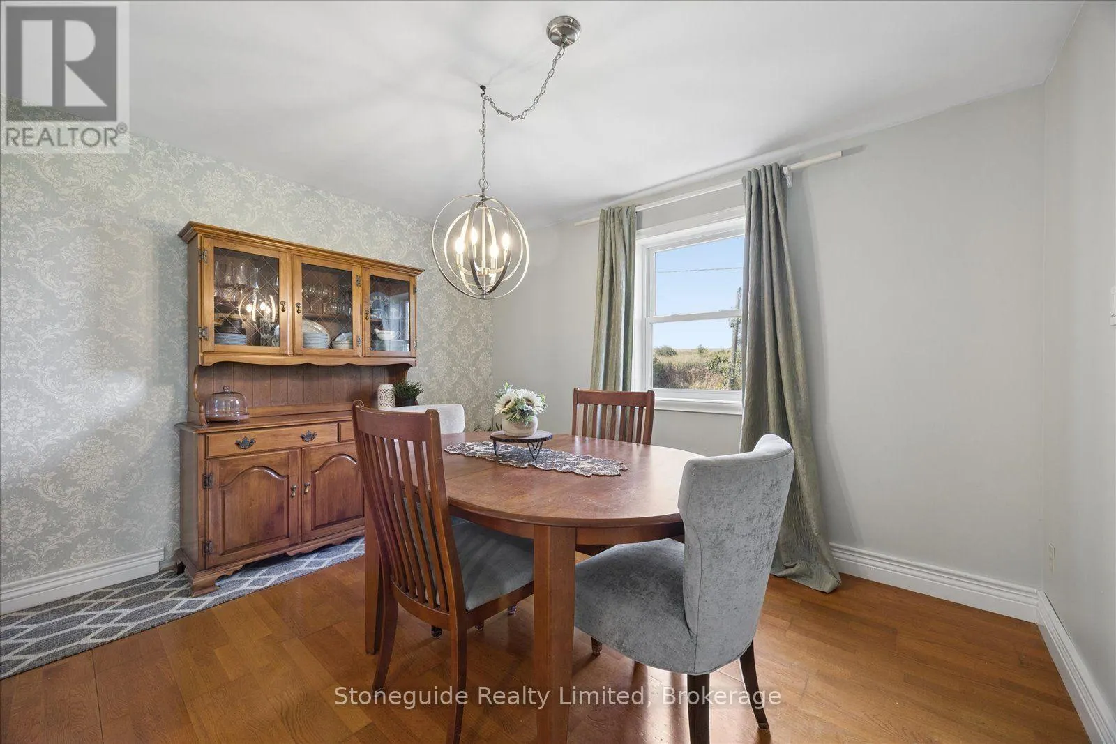 1611 PARKHILL ROAD W