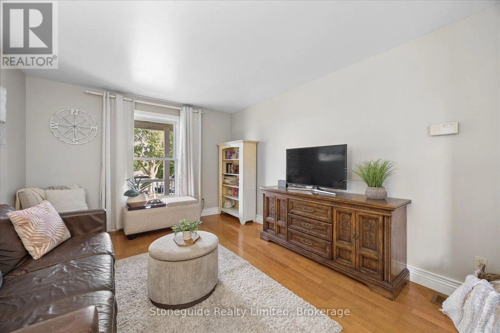 1611 PARKHILL ROAD W