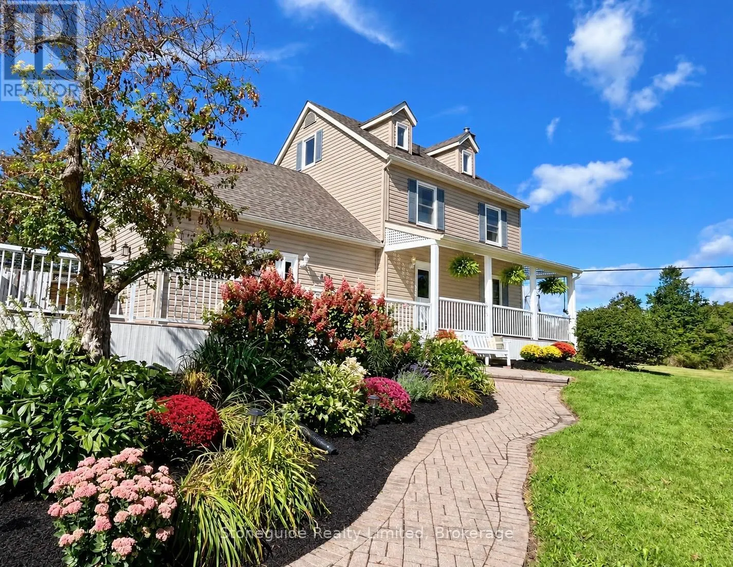 1611 PARKHILL ROAD W