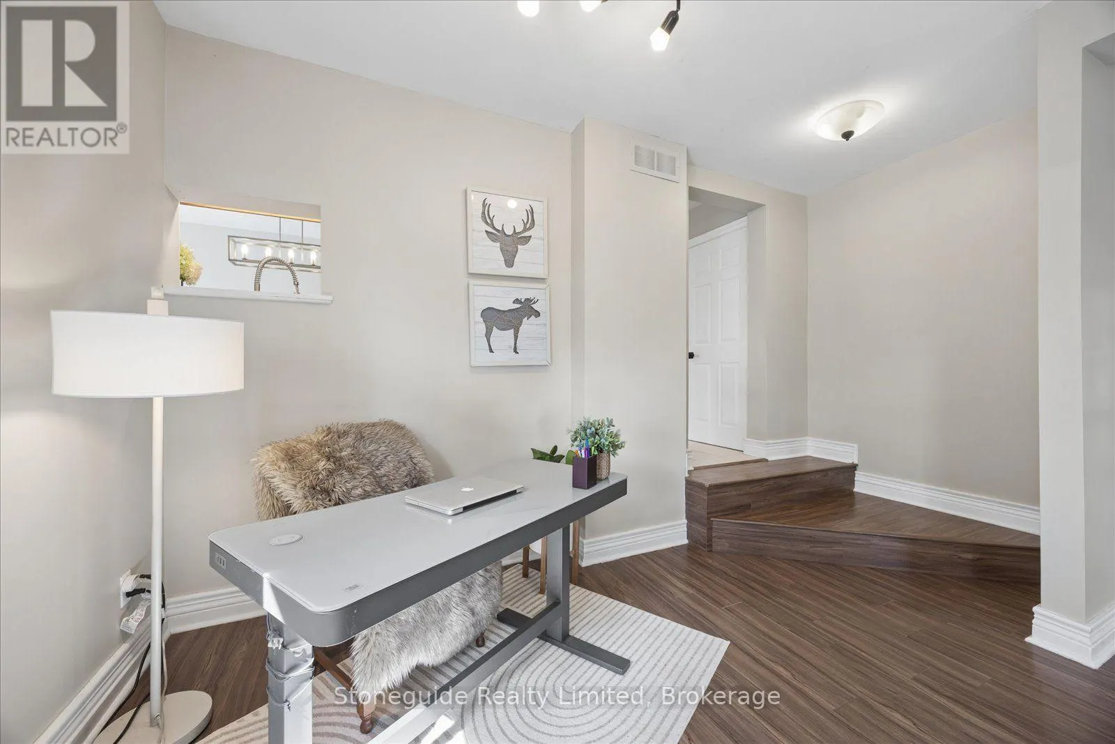 1611 PARKHILL ROAD W