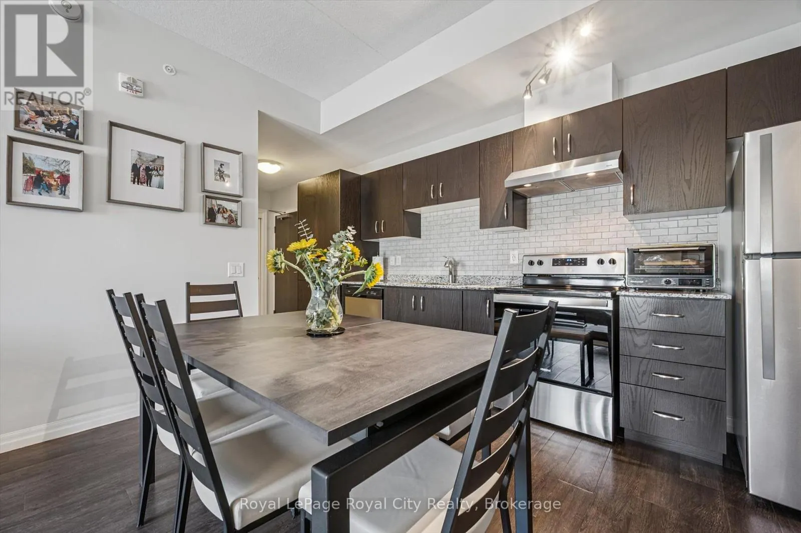 121 - 35 KINGSBURY SQUARE #121