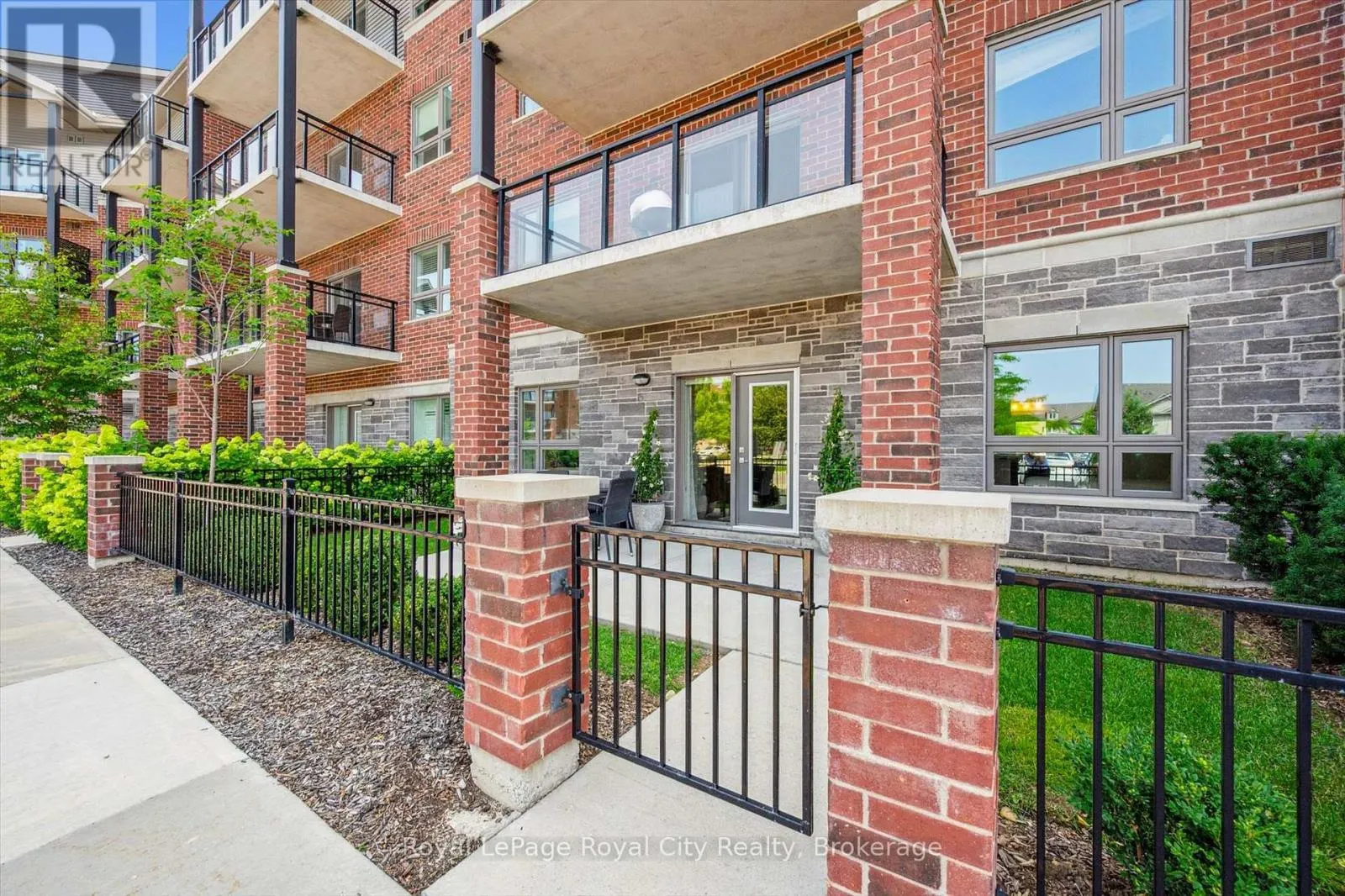 121 - 35 KINGSBURY SQUARE #121
