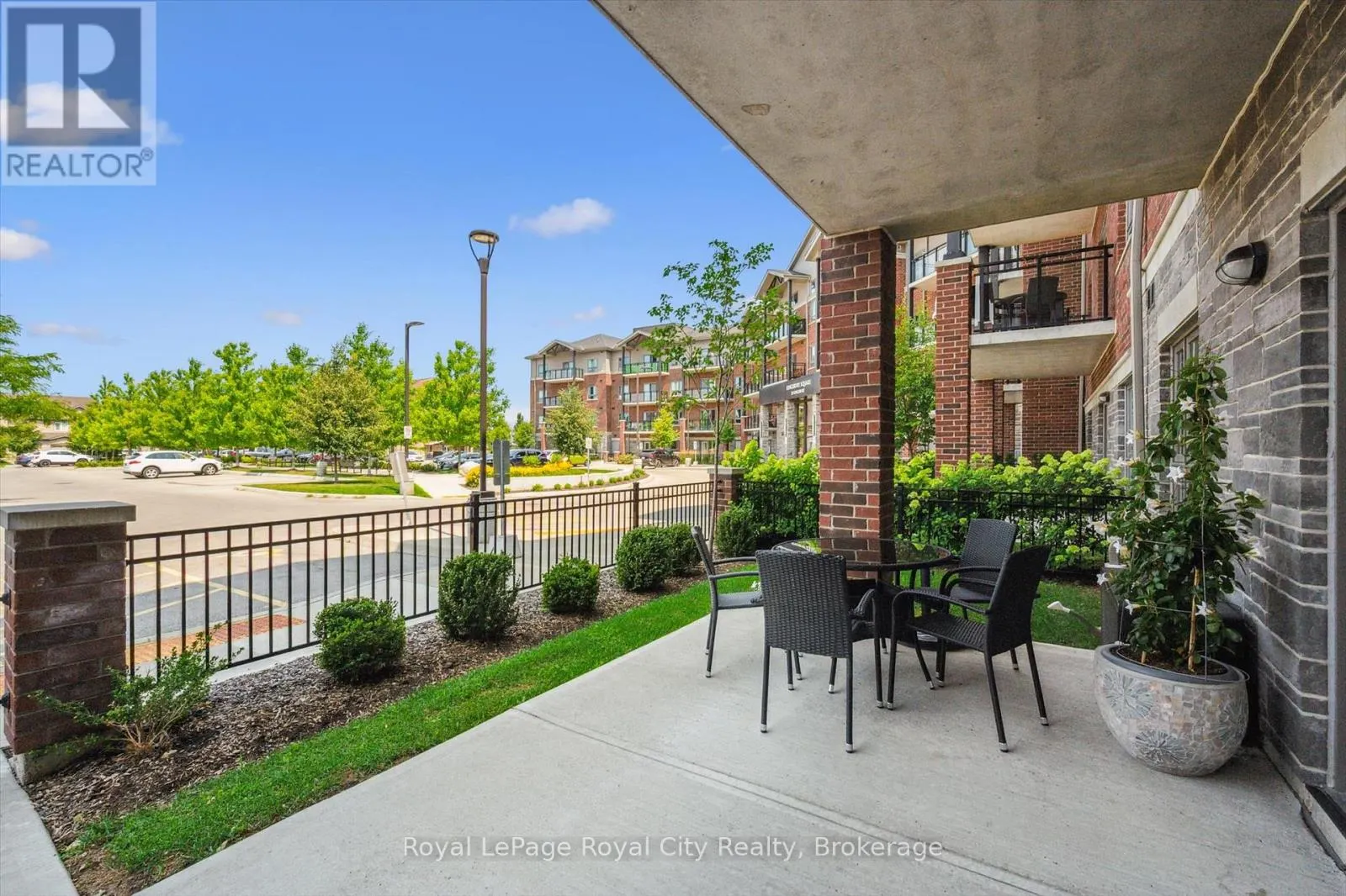 121 - 35 KINGSBURY SQUARE #121