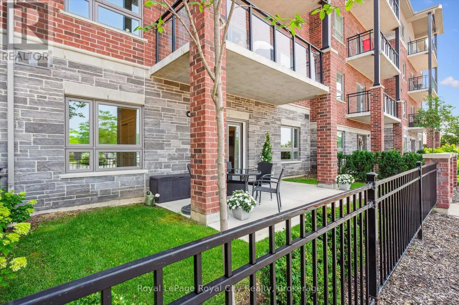 121 - 35 KINGSBURY SQUARE #121
