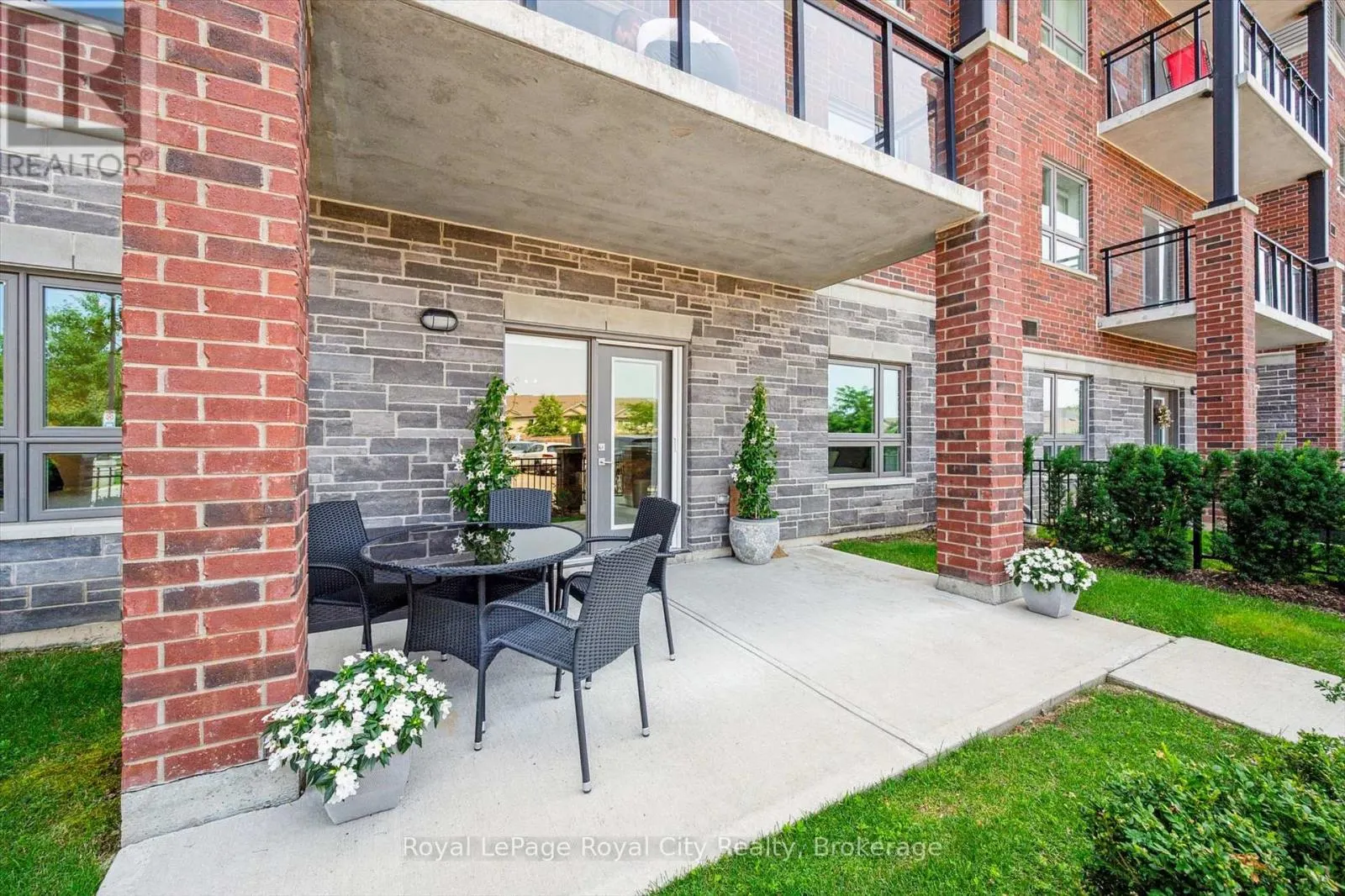 121 - 35 KINGSBURY SQUARE #121