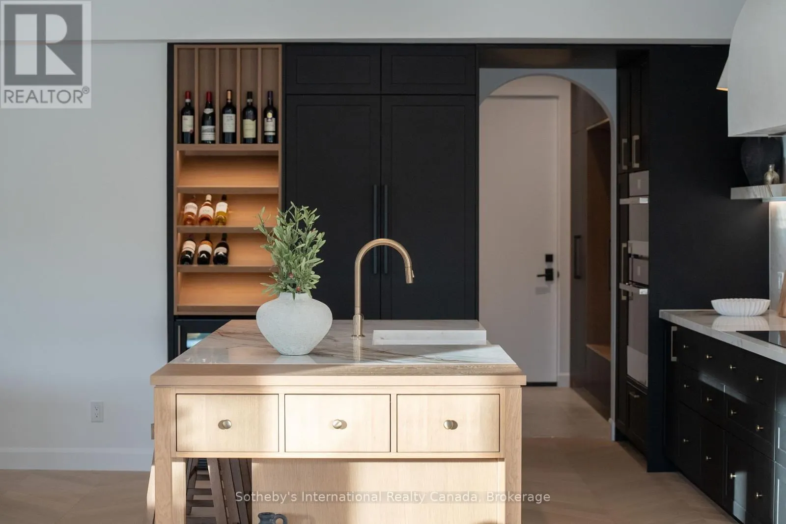 120 MIMI CRESCENT