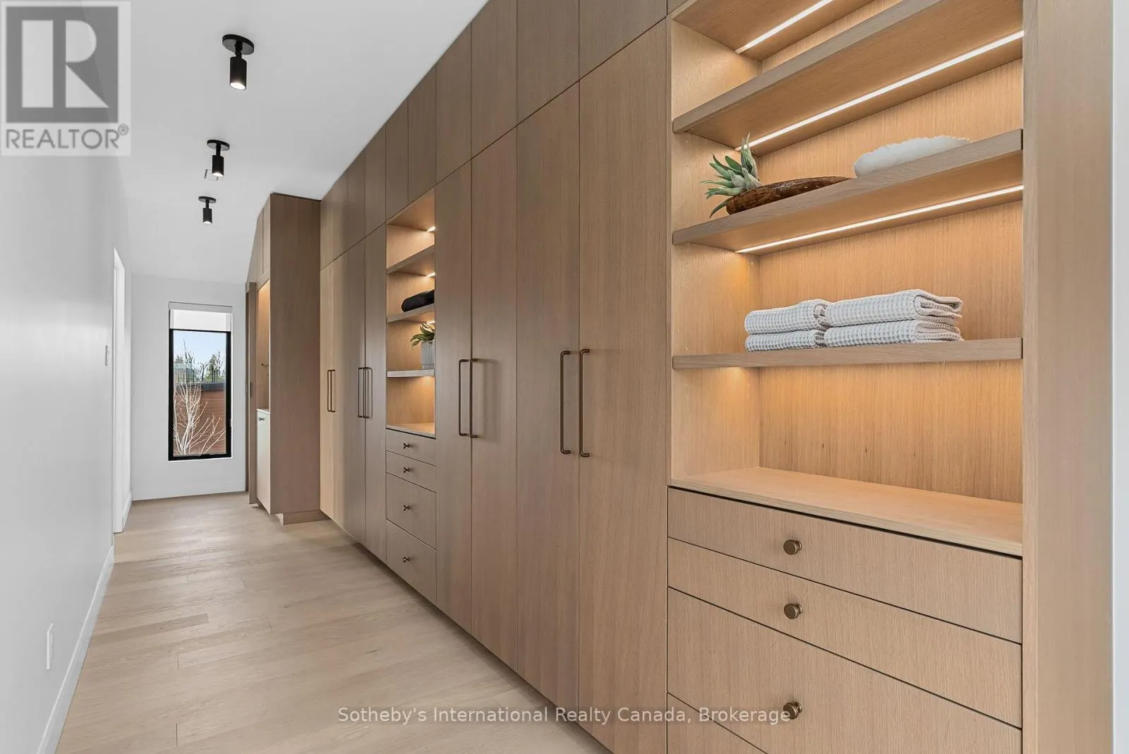 120 MIMI CRESCENT